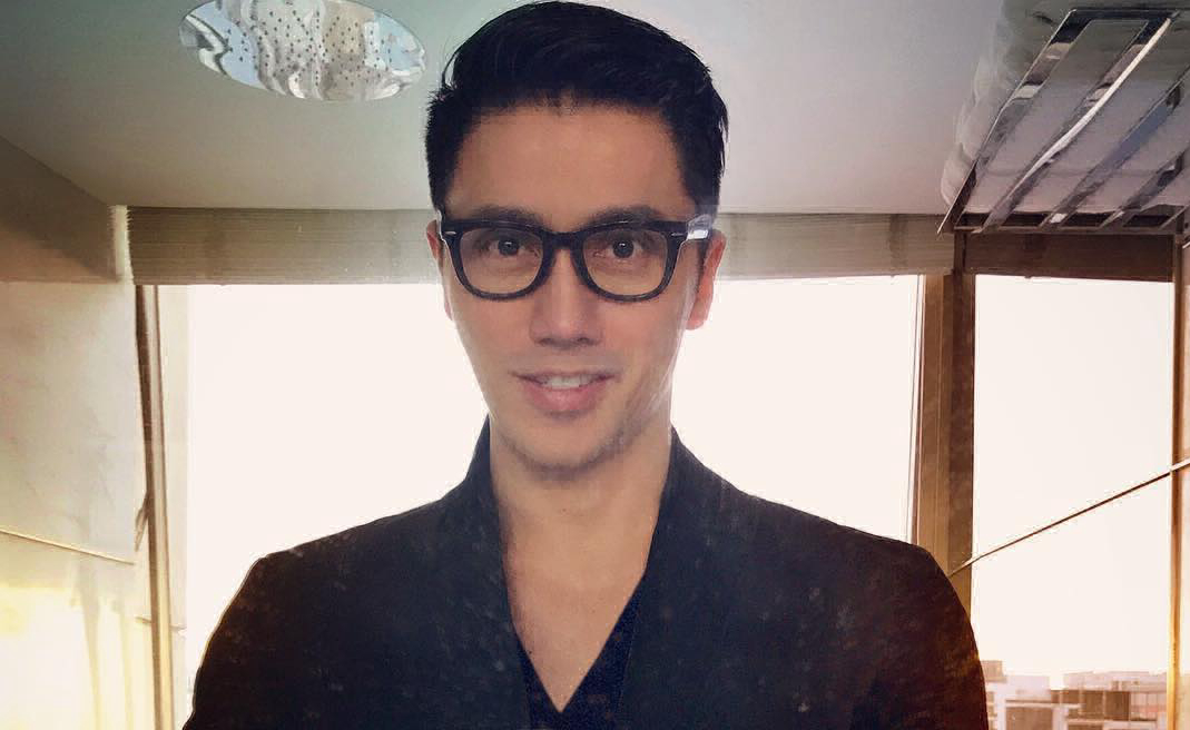 Гледате младо момче на оваа фотографија? Ако погледнете подобро ќе се запрепастите!