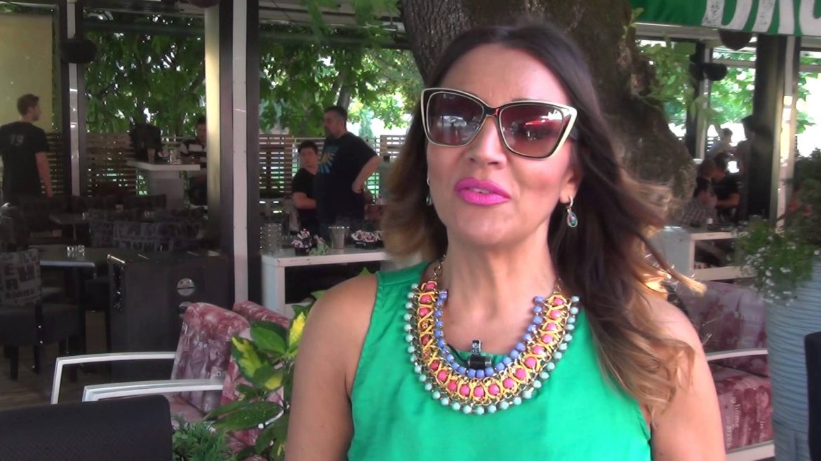 Ги израдува фановите на Инстаграм – Вака се тресе задникот на Лила во танга