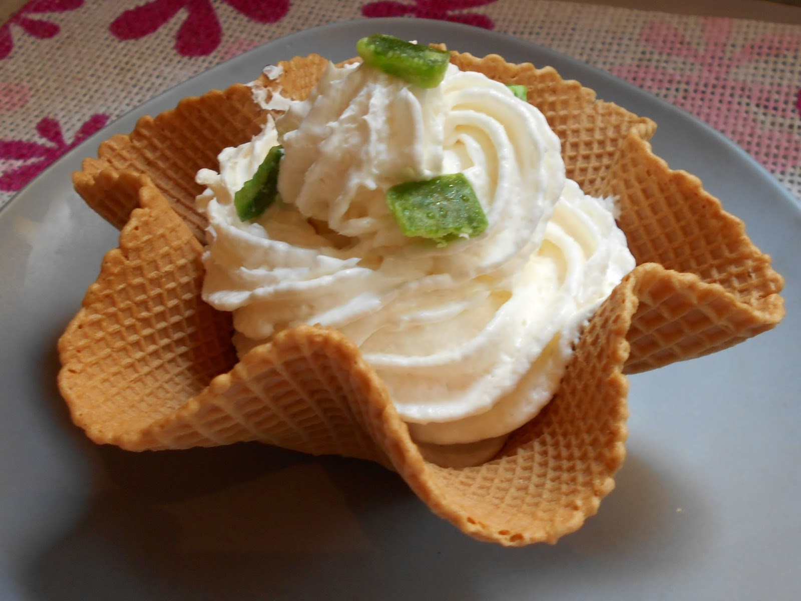 Прсти да излижете: Корнети со ванила крем