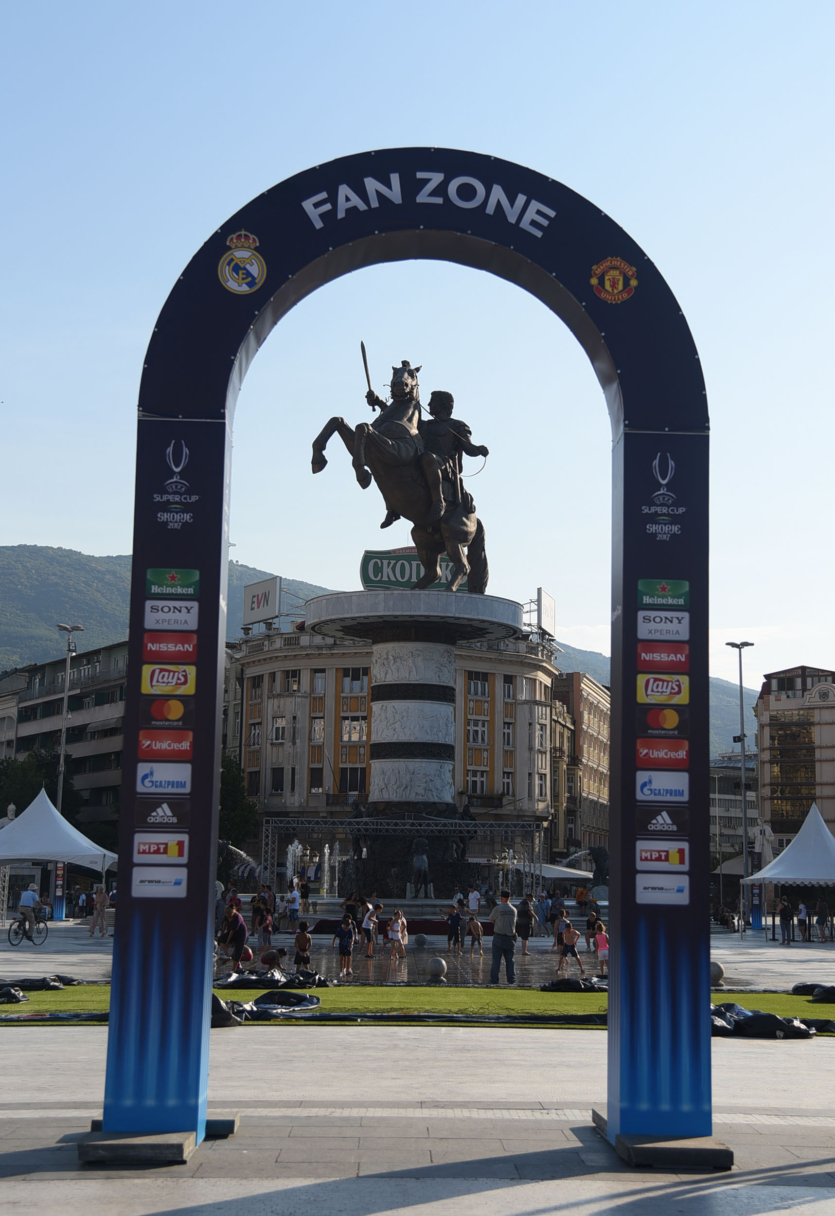 Забава, музика, фудбал во фан-зоната, Скопје подготвено за Суперкупот