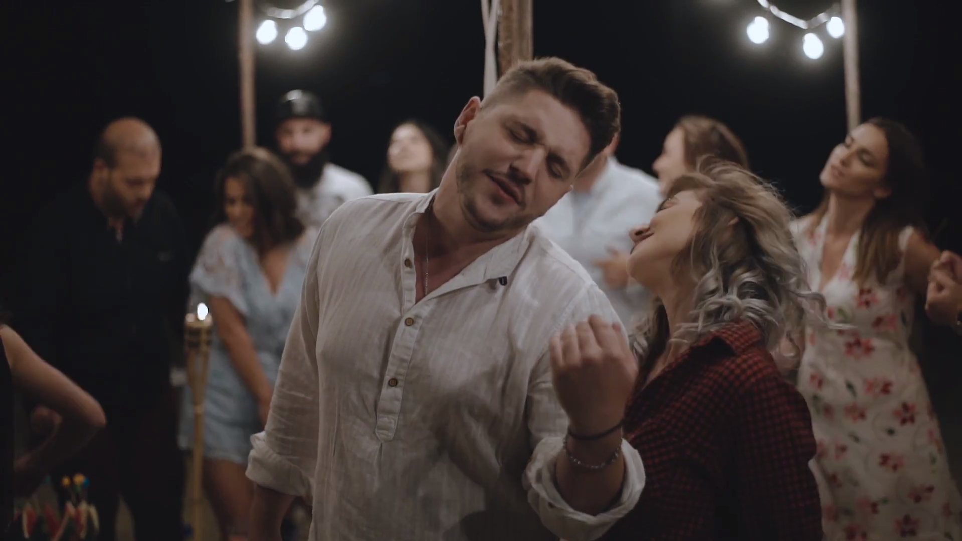 Димитар и „Тајфата“ снимија видеоспот за „Остани“