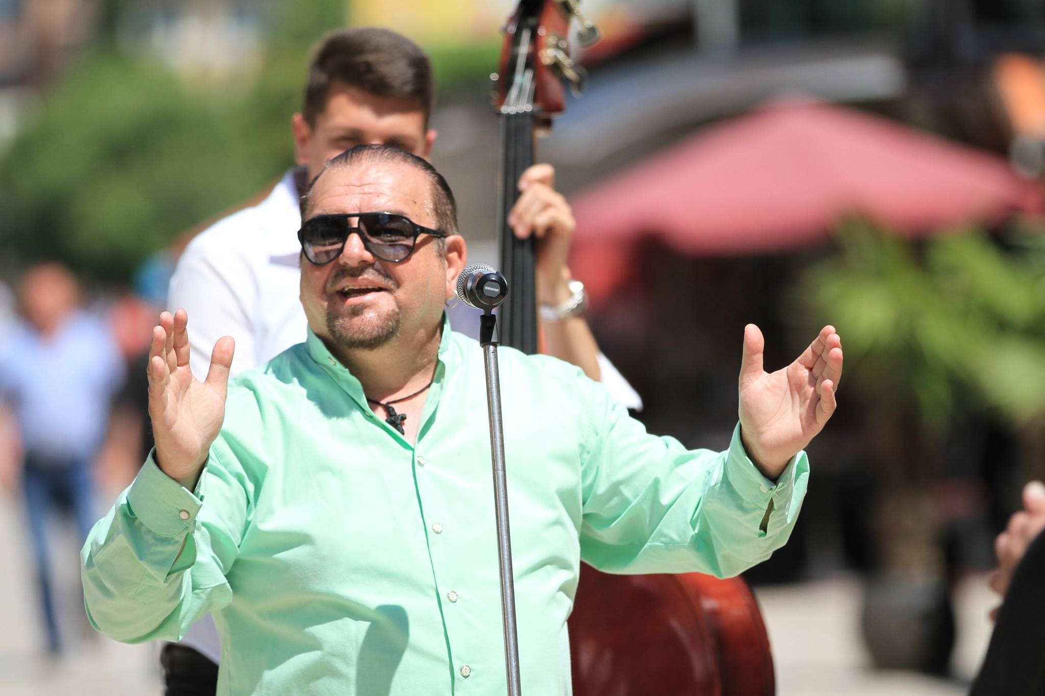 Полицијата го уапси фолк-пејачот Петар Нечовски