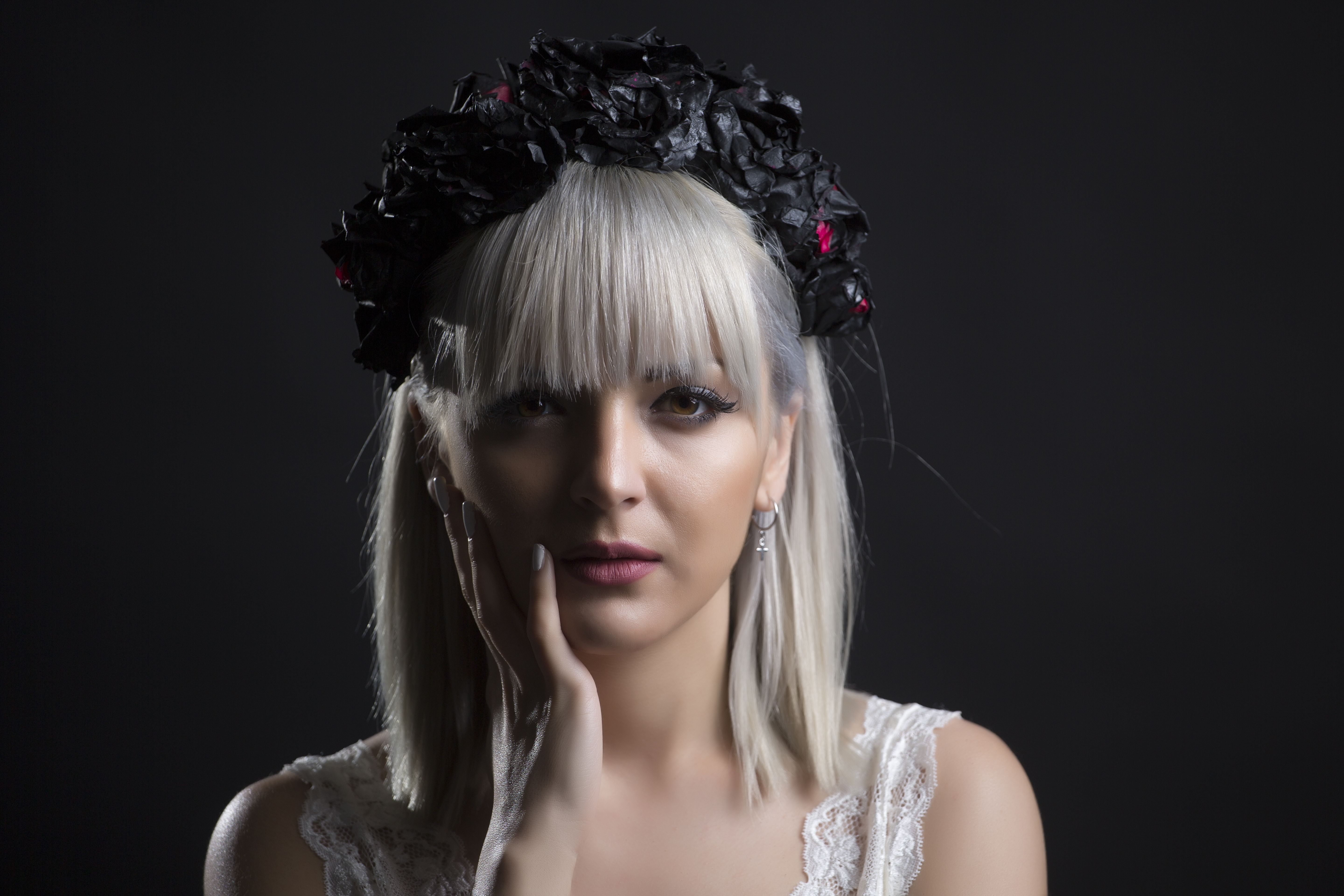 (ВИДЕО) Теа Трајковска промовираше нова песна