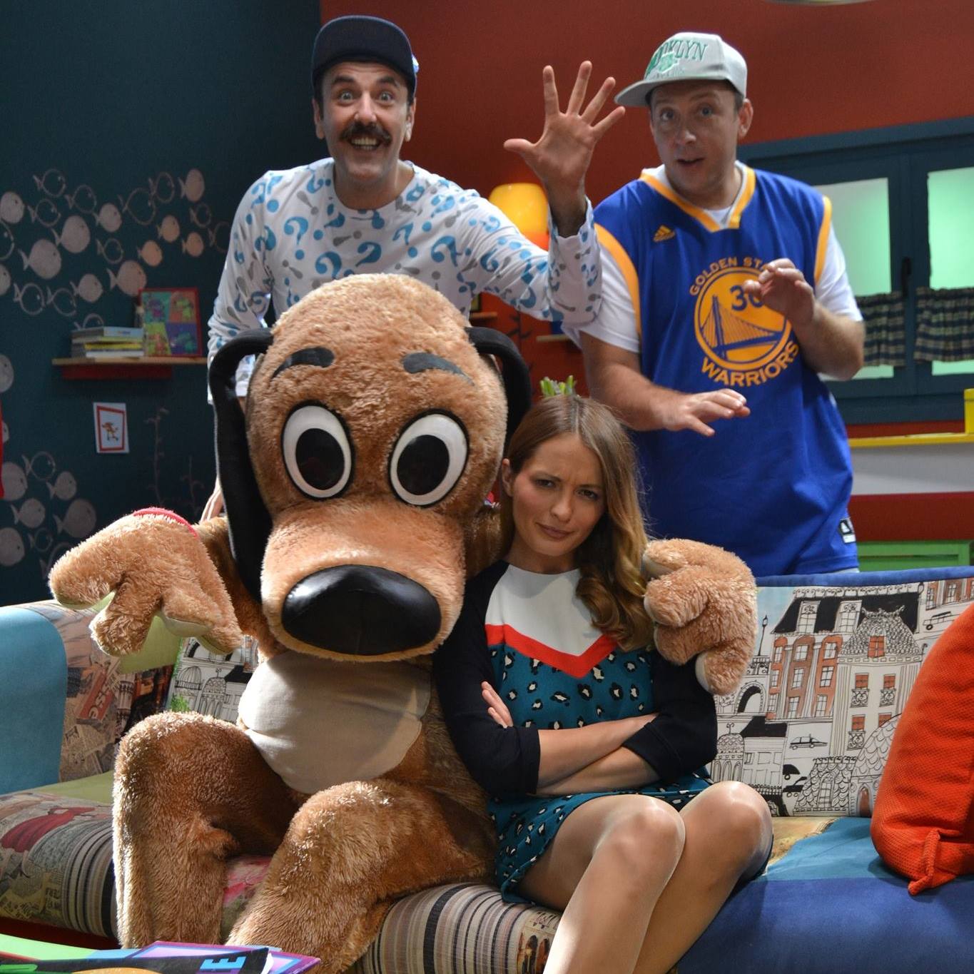 (ВИДЕО) Преработката на „Сребрени улици“ е новото видео на „ 5+ фамилија“