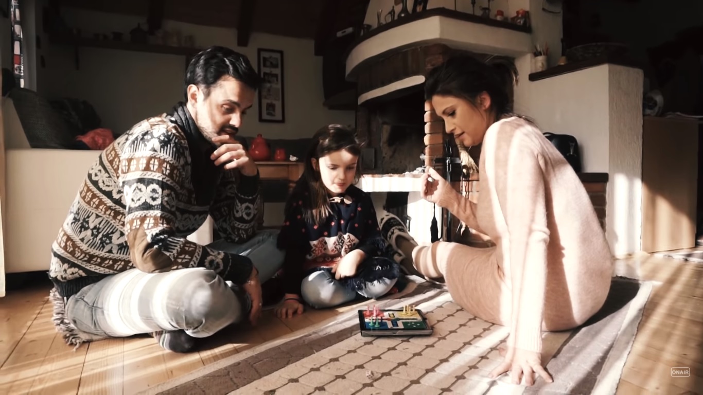 Анита Мицова: „Музиката е скапо хоби и љубов“