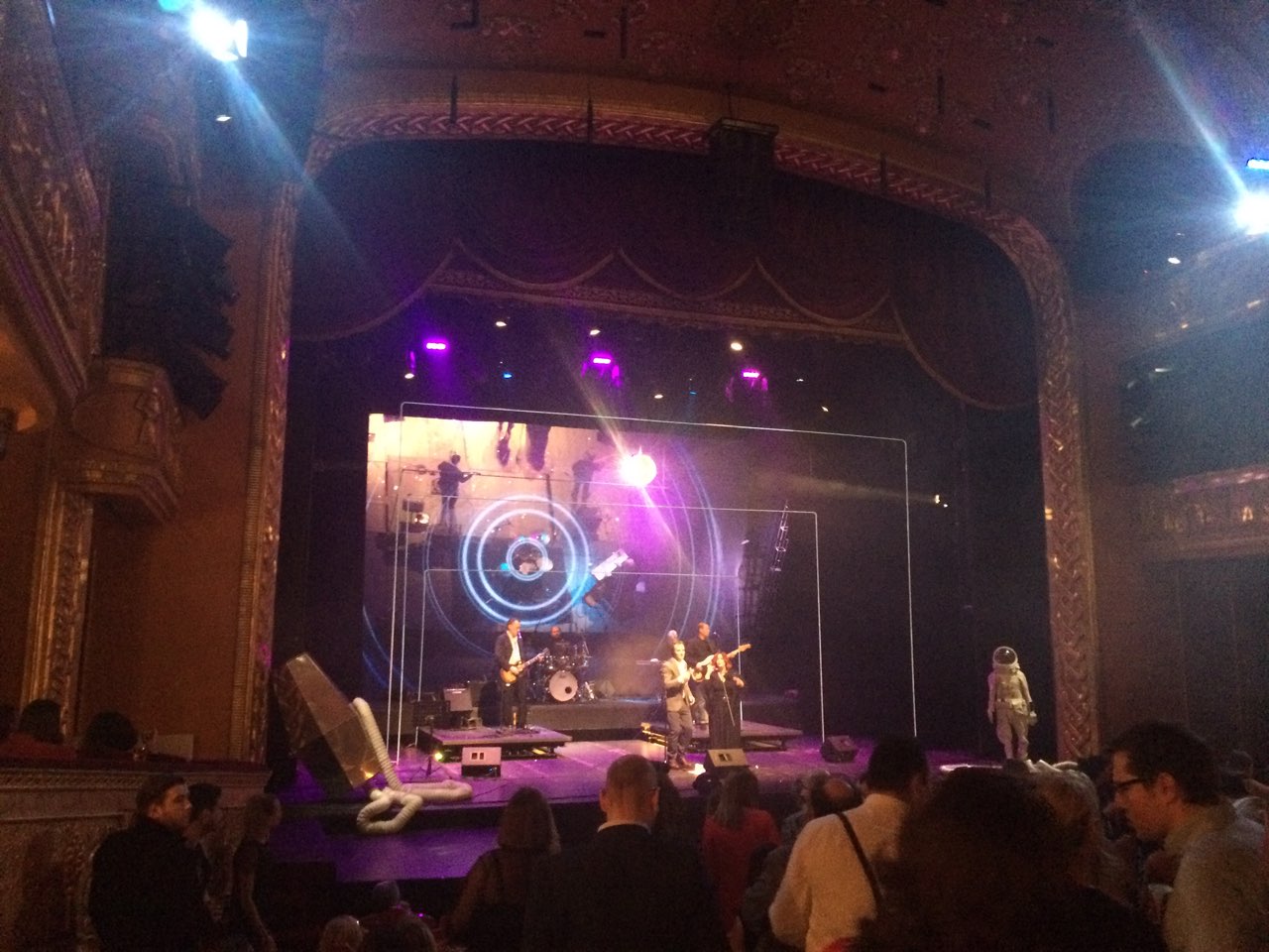 Шекеринска и Шилегов во барокниот МНТ ја пречекаа 2018