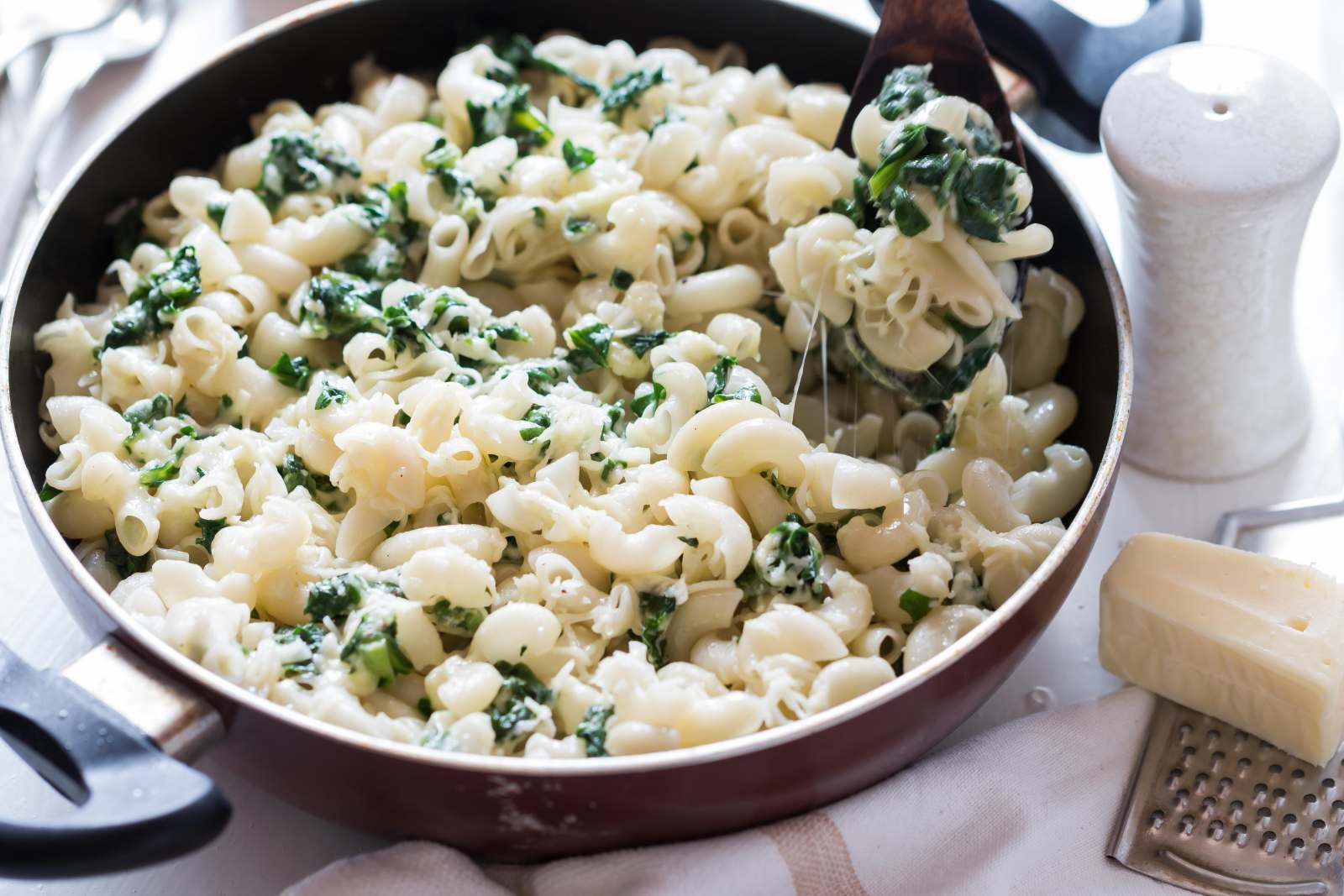 Макарони со спанаќ