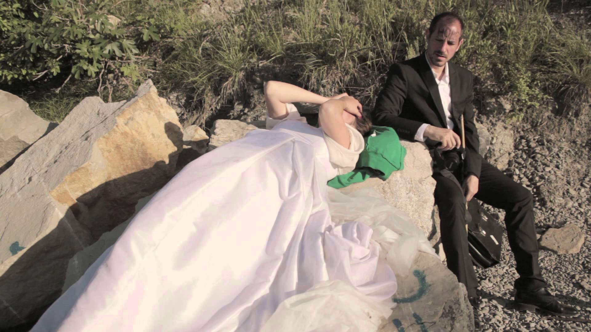 Пијана невеста не стигна на својата свадба