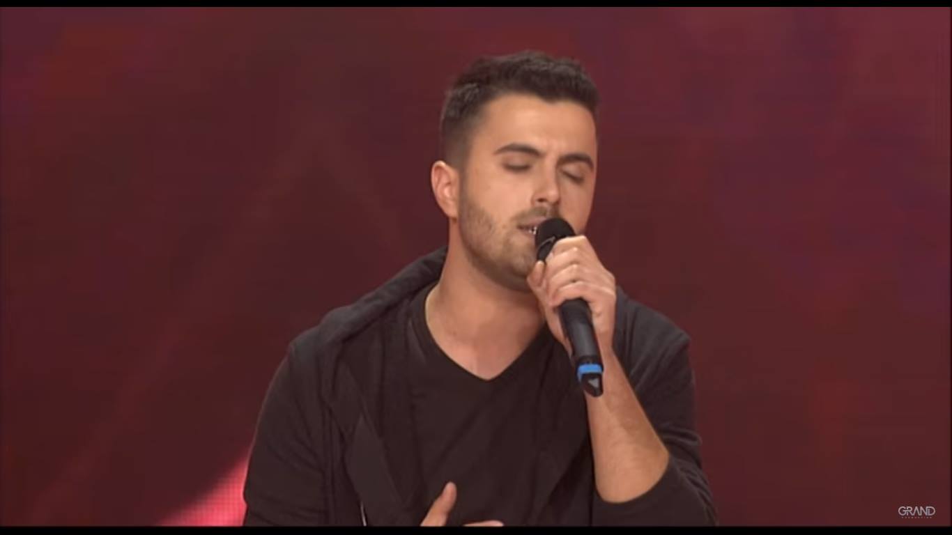 (Видео) Ангел Јовевски со песна од Тоше ја освои публиката во „Ѕвездите на Гранд“
