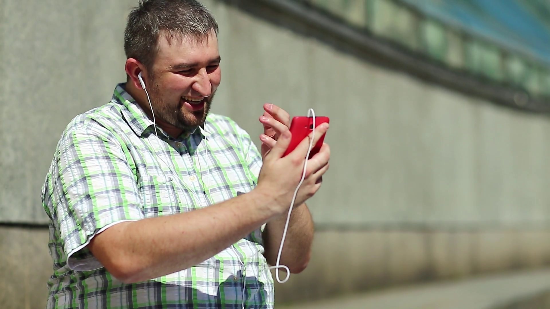 (Видео) Кумановец бара помош од противпожарна служба