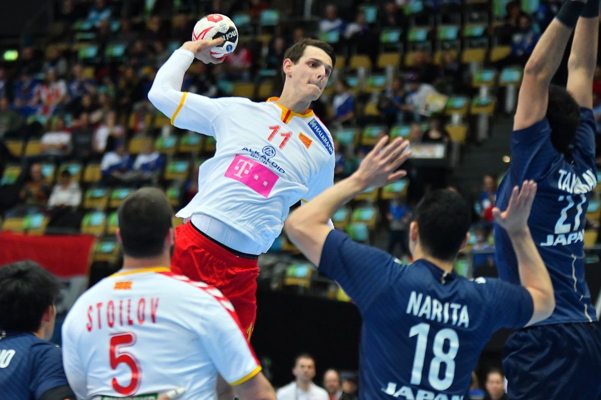 (Видео)  „Металург е шампион“ им пееше Филип Талески на фановите на Вардар и ги налути