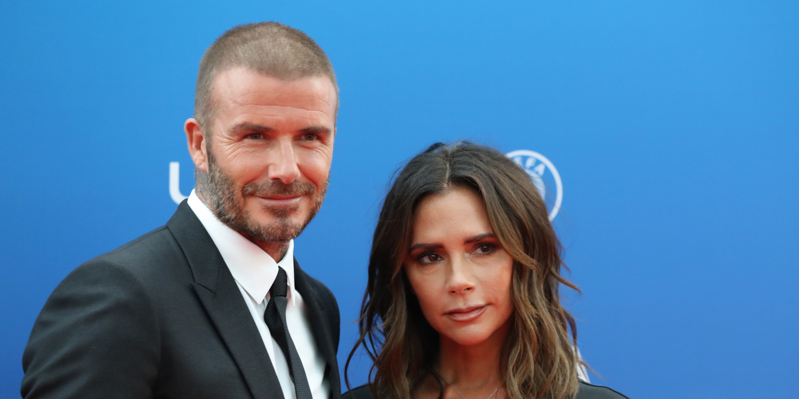 (Фото) Викторија Бекам го дизајнираше вереничкиот фустан на идната снаа