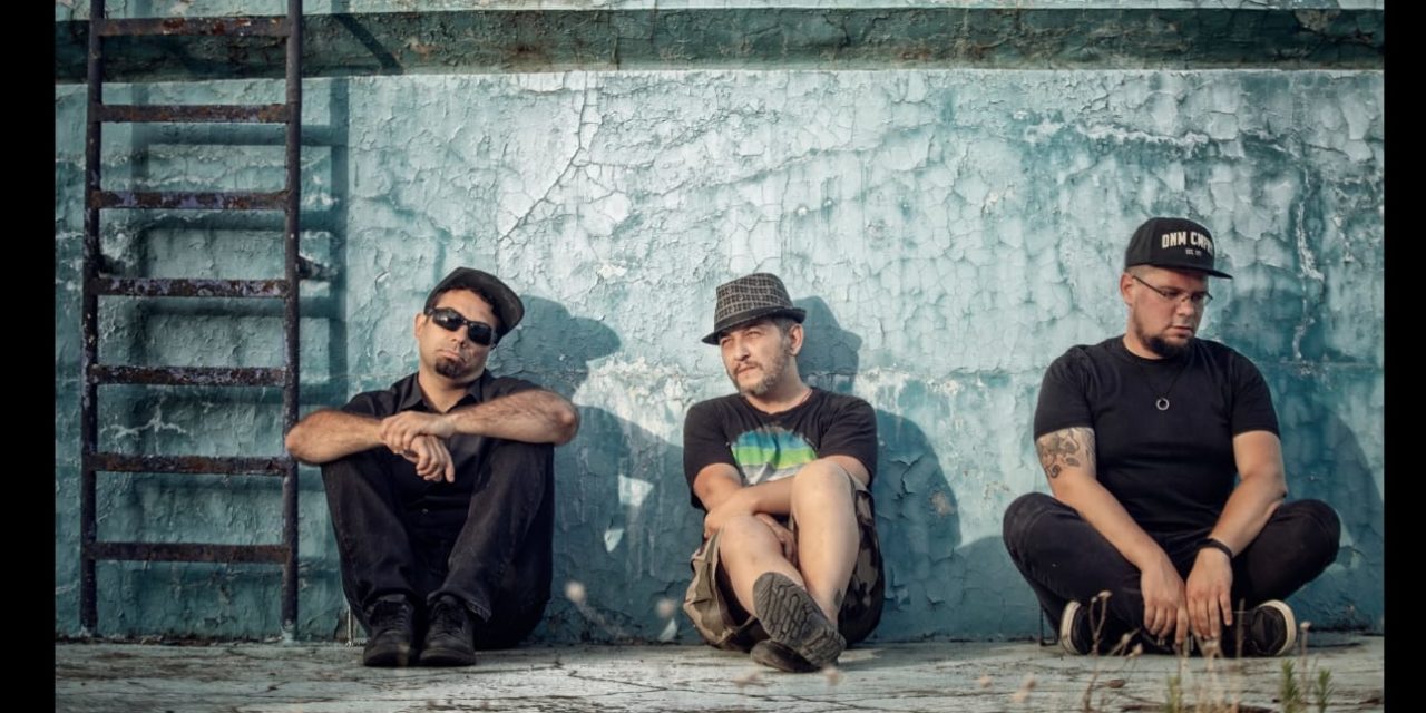 Фронтменот на „Суперхикс“ промовираше нова група