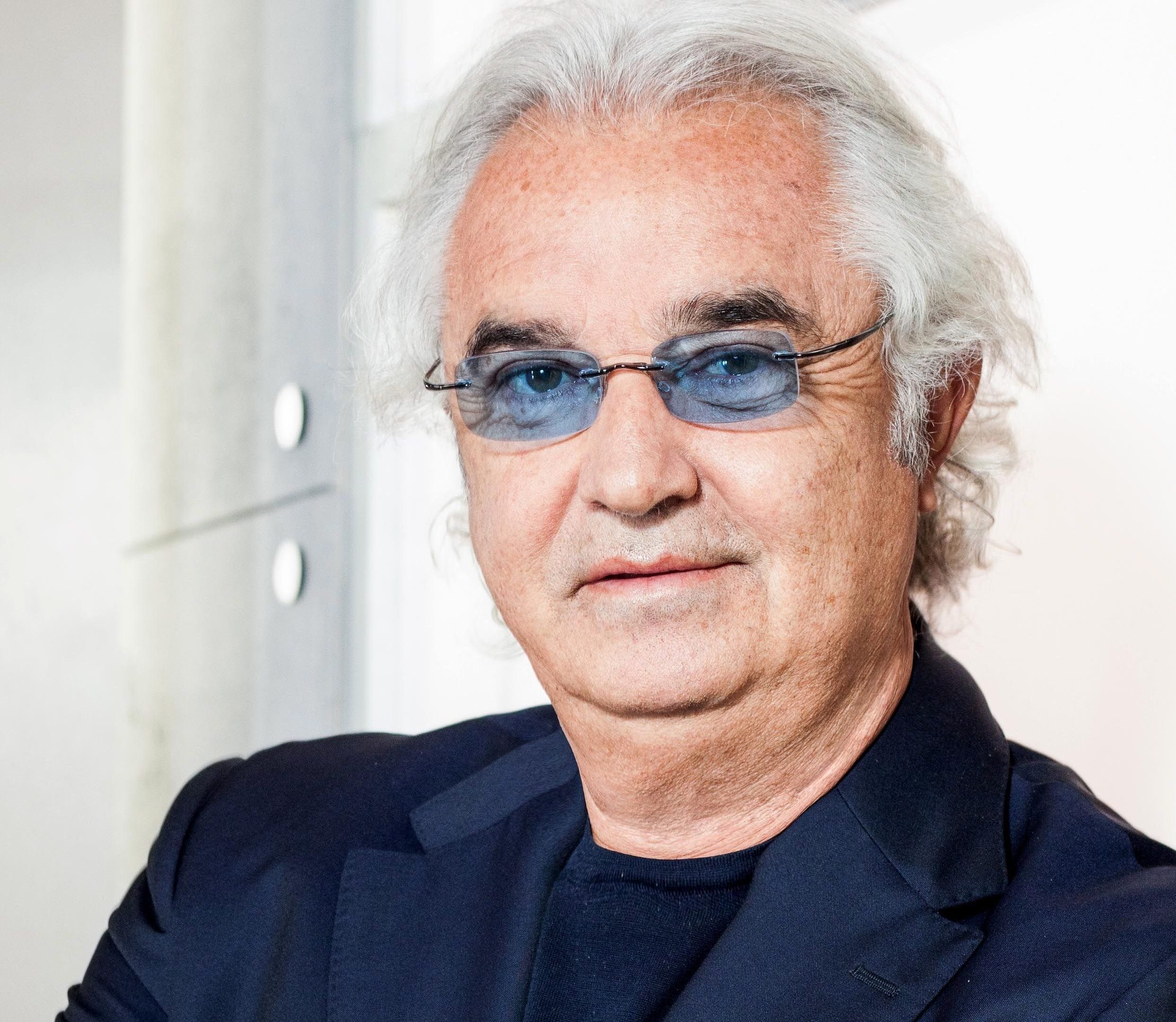 (Фото) Флавио Бријаторе има 46 години помлада девојка