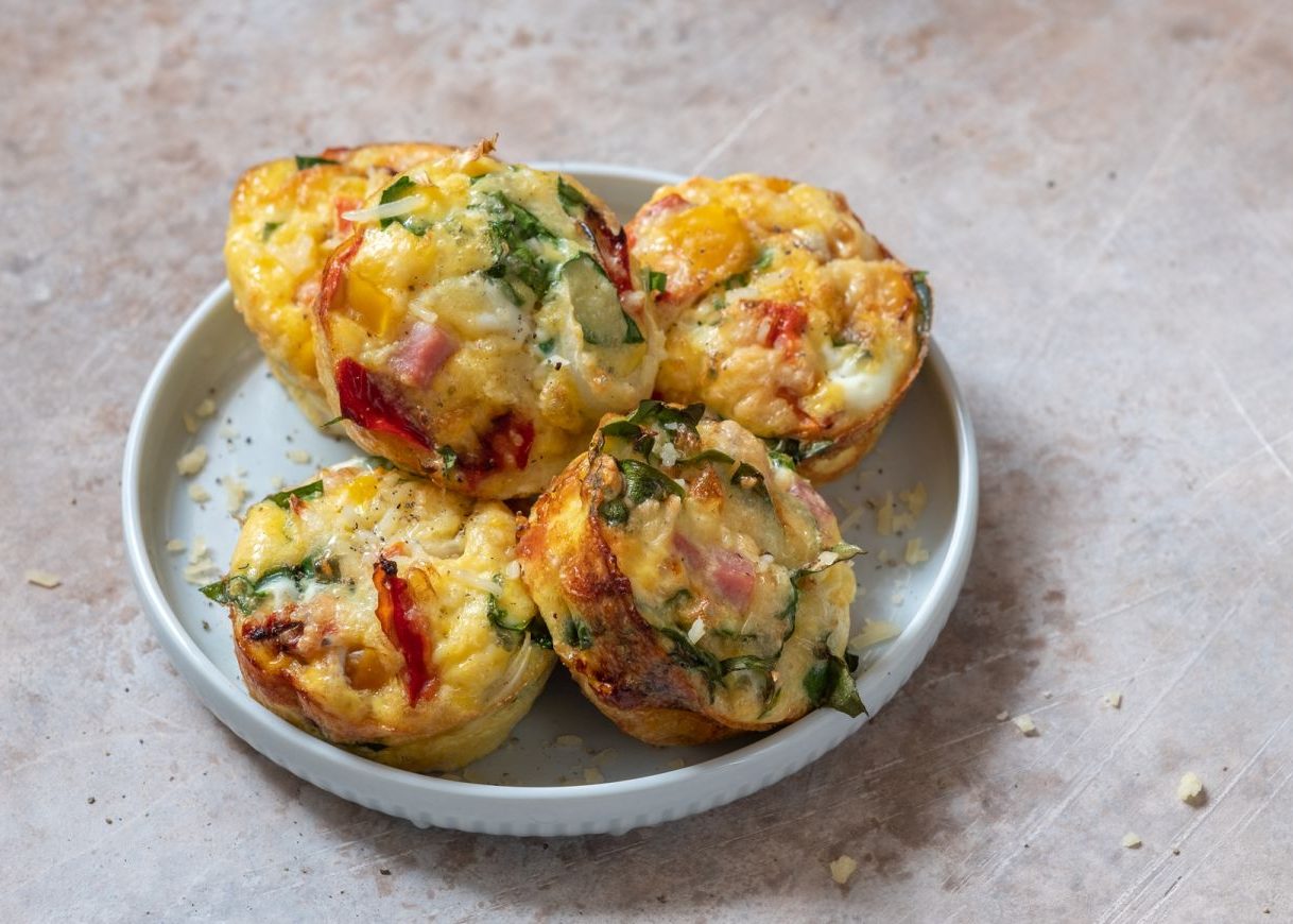 Мафини со сланина и јајца