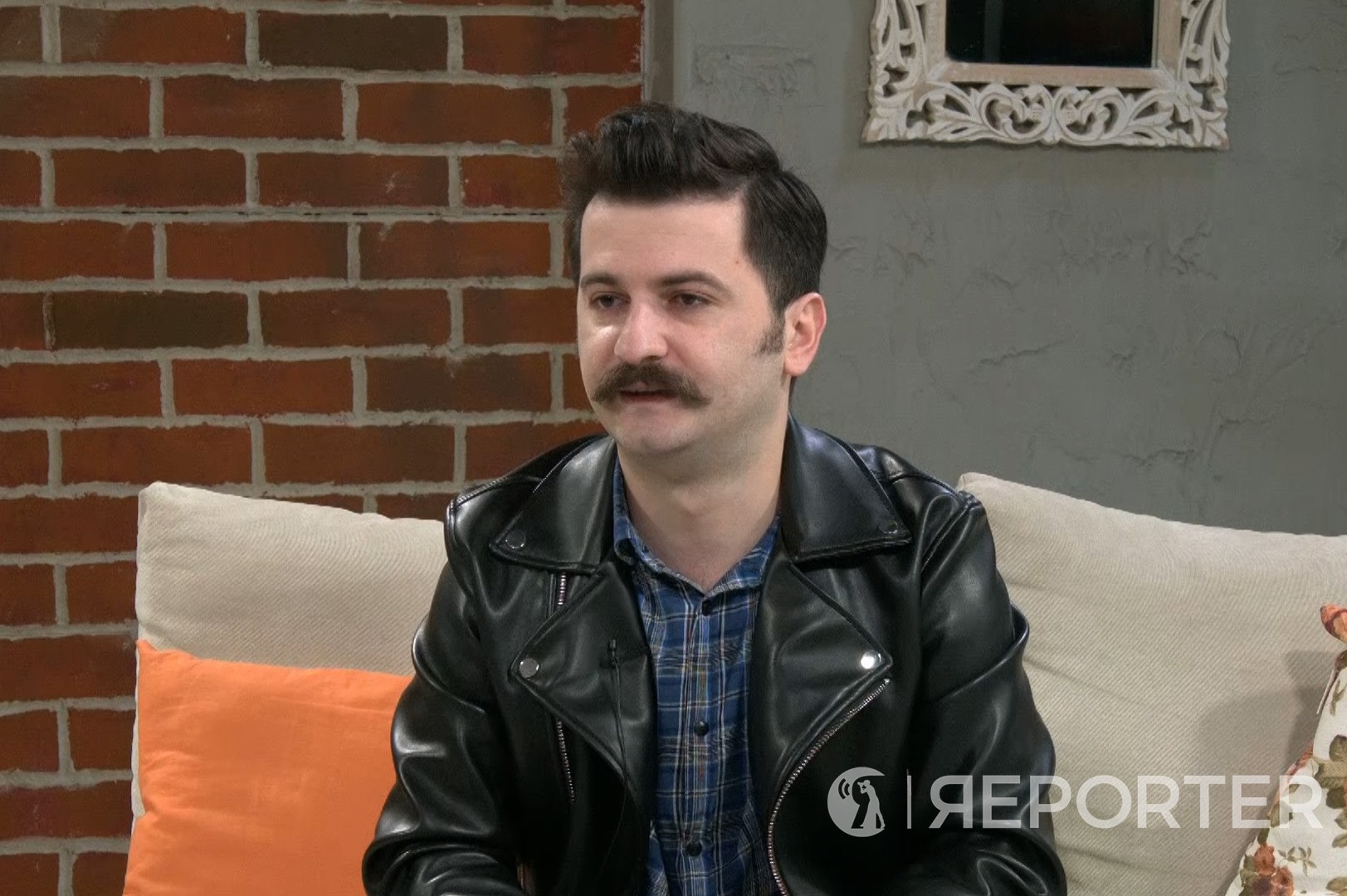 (Фото) Талат од „Преспав“ првпат објави слика со мајка му