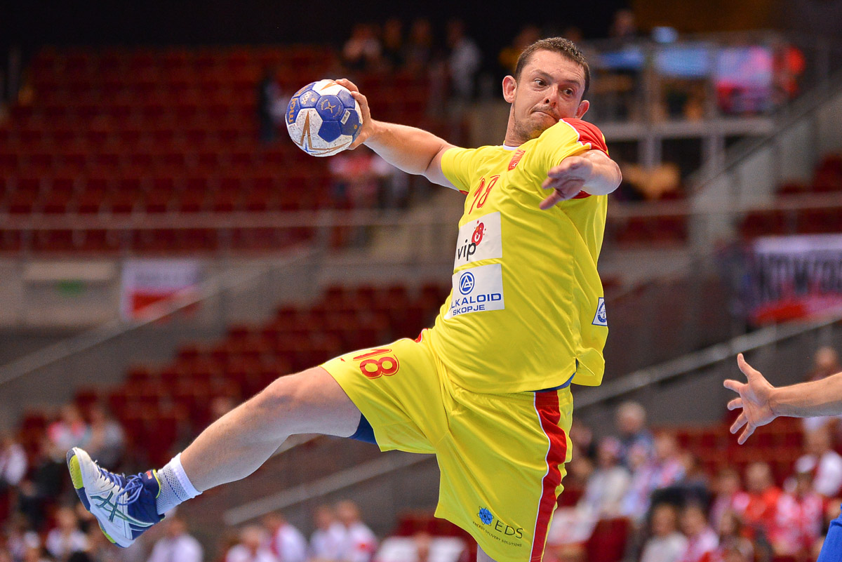 „Поради контактите изминатиов период, и јас сум позитивен на корона“, откри Наумче Мојсоски