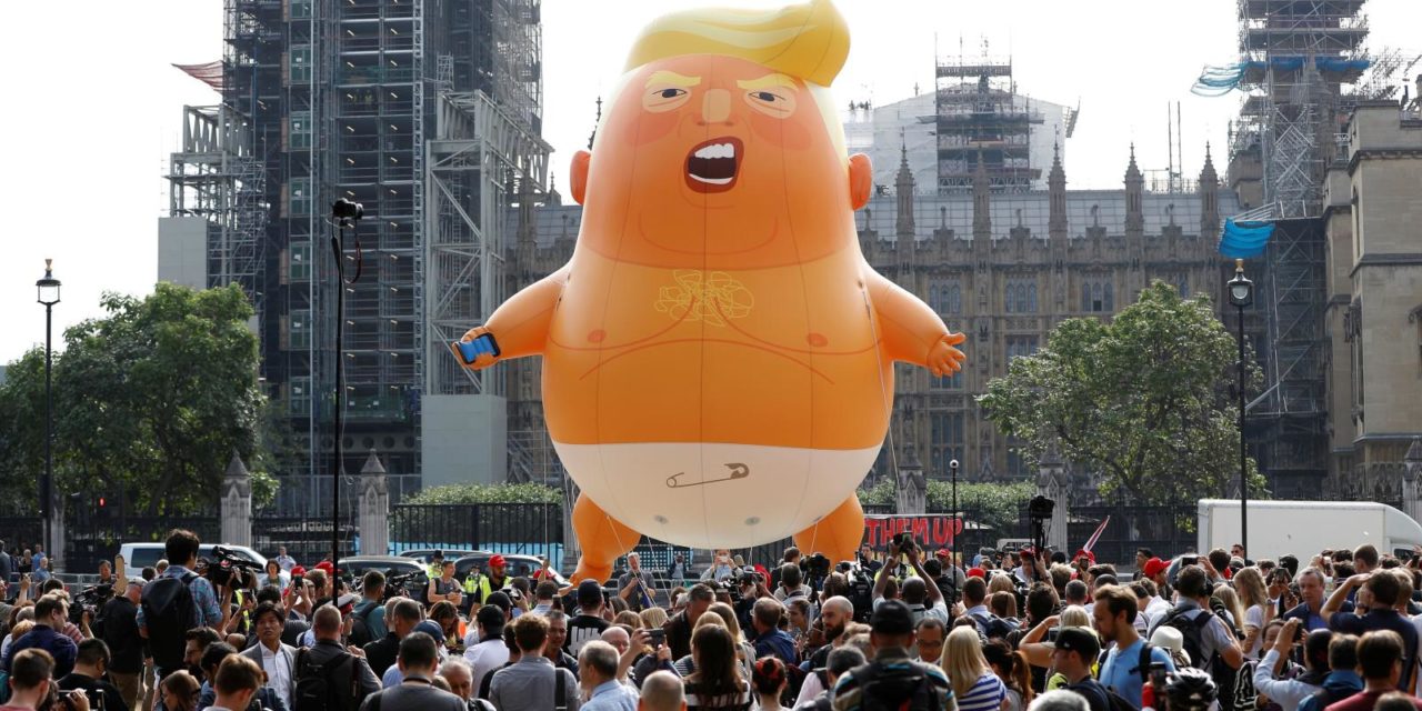 Балонот со Доналд Трамп во пелени ќе стане дел од колекцијата на музејот во Лондон