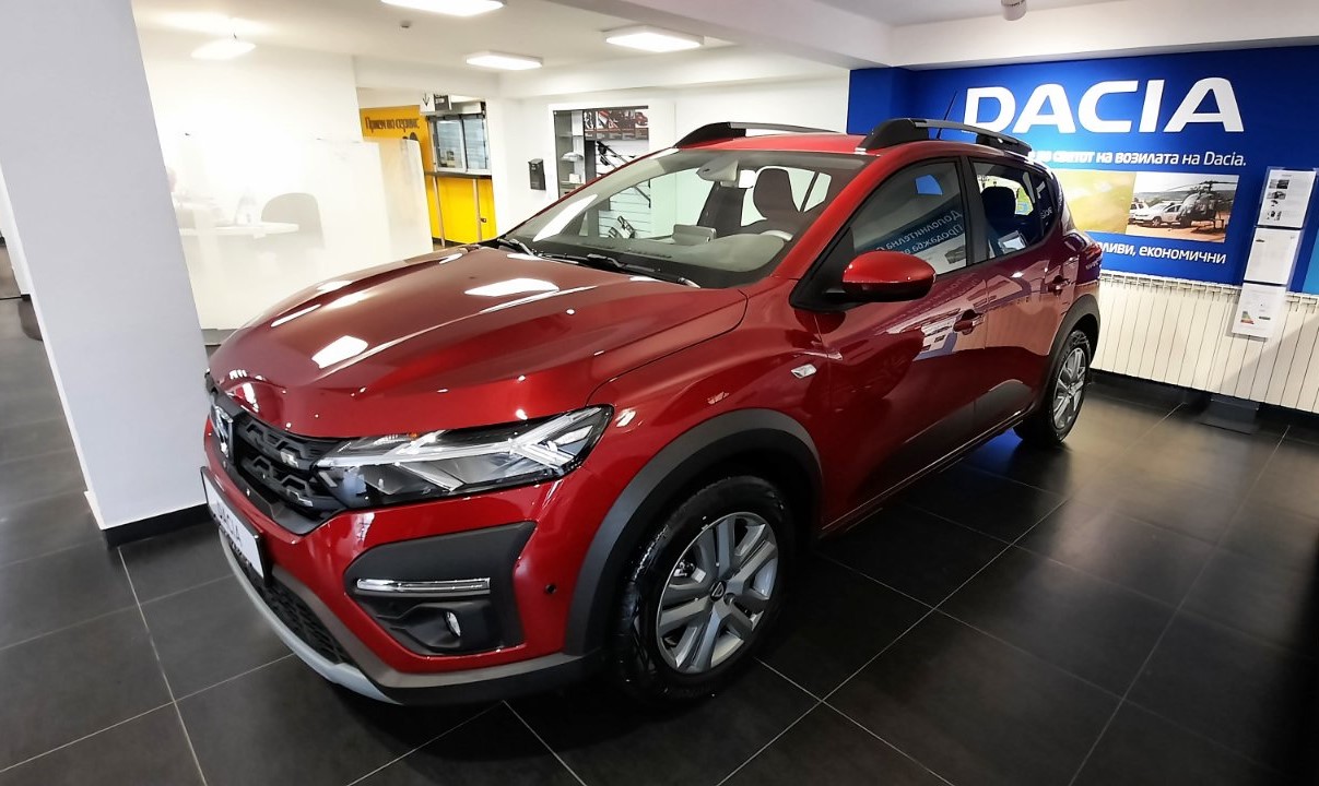 ПРИСТИГНА КОМПЛЕТНО НОВИОТ SANDERO STEPWAY