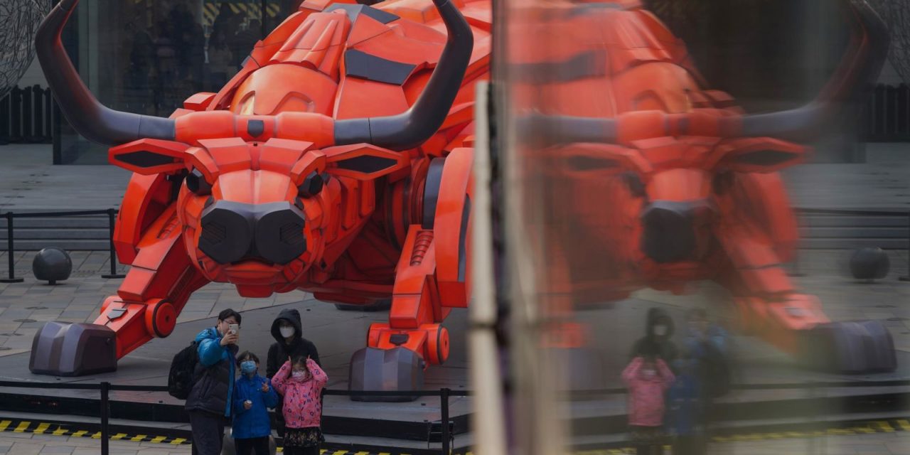 Настапува година на Бикот, симбол на напорна работа и позитивност