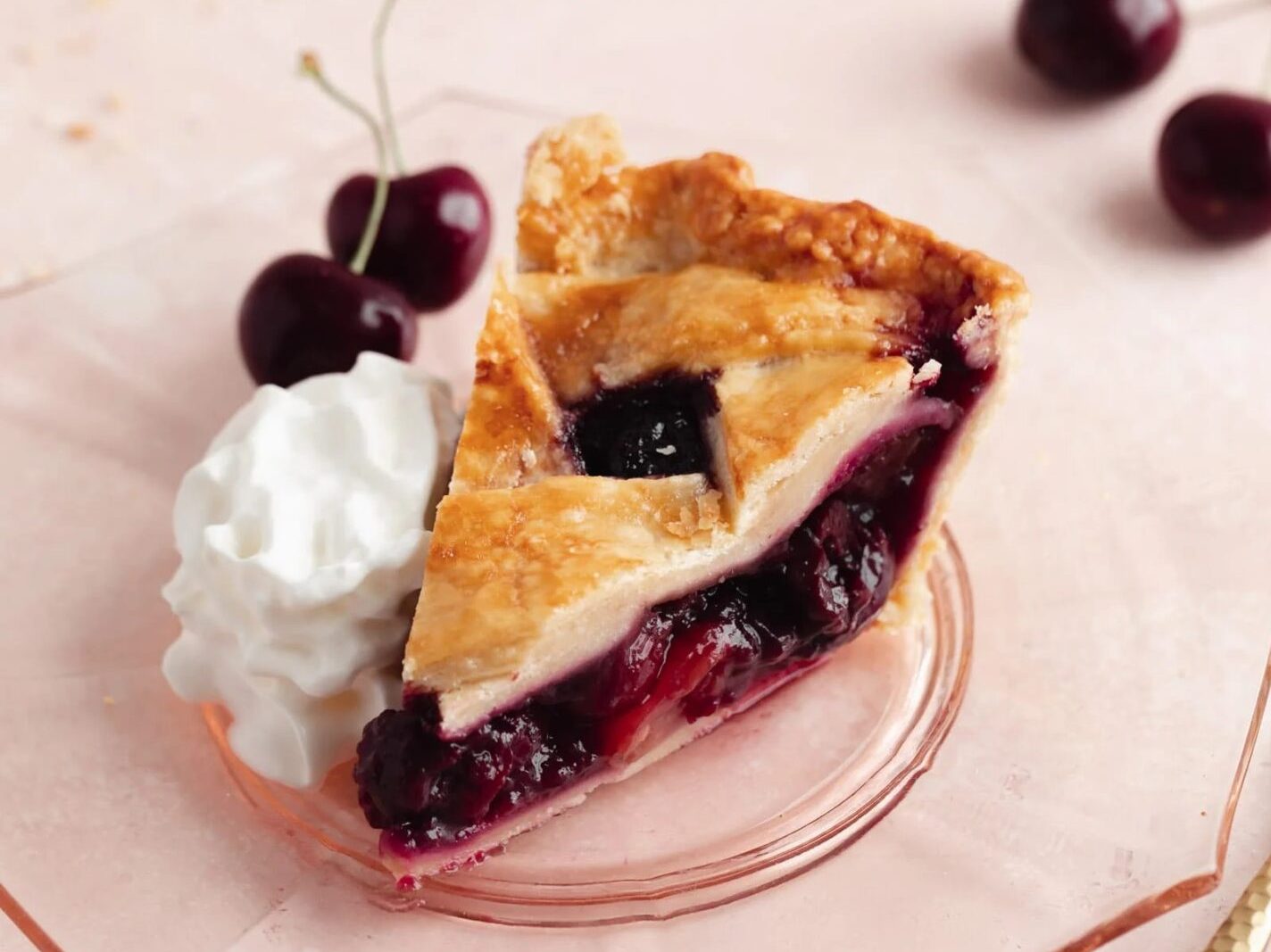 Домашна пита со вишни