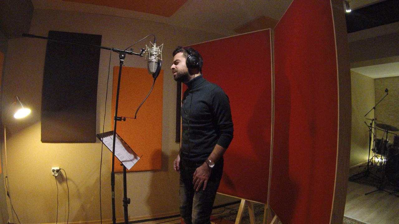 (Видео) Сите копнееме за слобода и љубов: Македонскиот музичар Рис Флауер сними песна во Истанбул