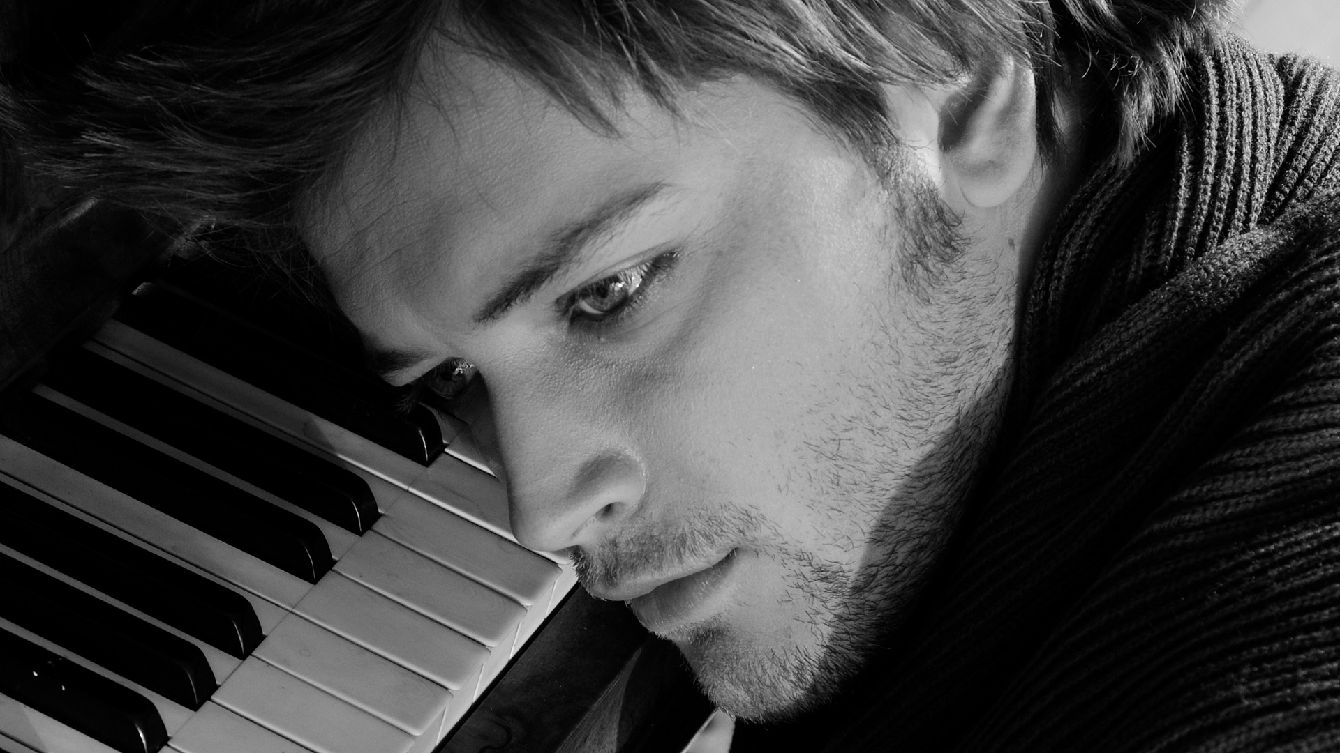 (Видео) Промовирана уште една необјавена песна на Влатко Илиевски