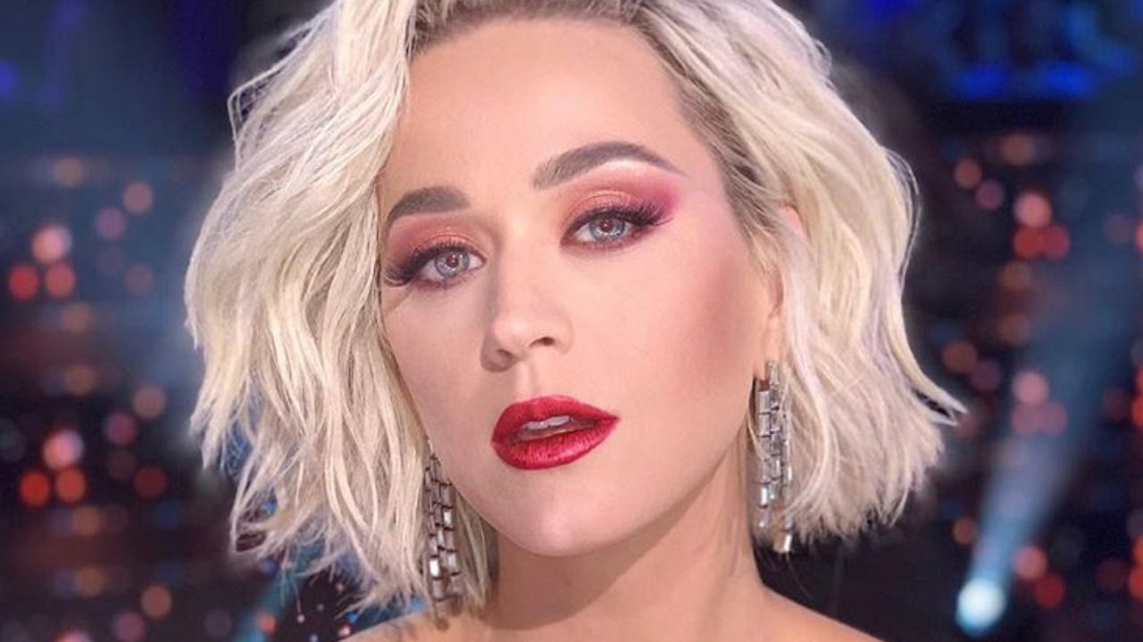 (Видео) Кеjти Пери не ги бричи нозете откако стана мајка