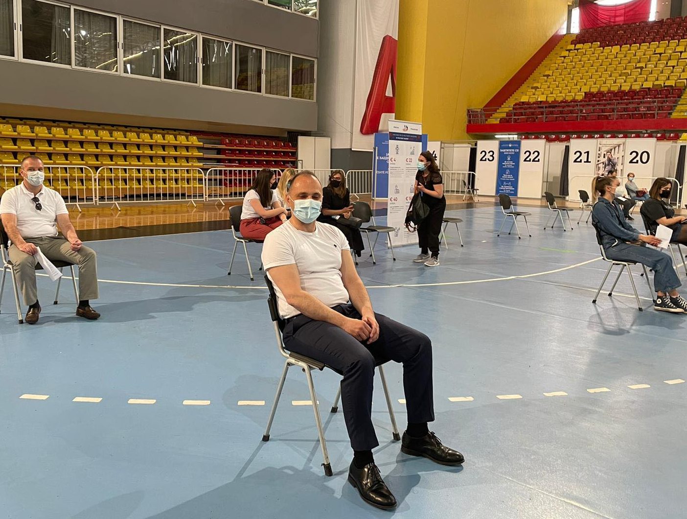 Филипче ја прими кинеската вакцина и не носеше рамбовка