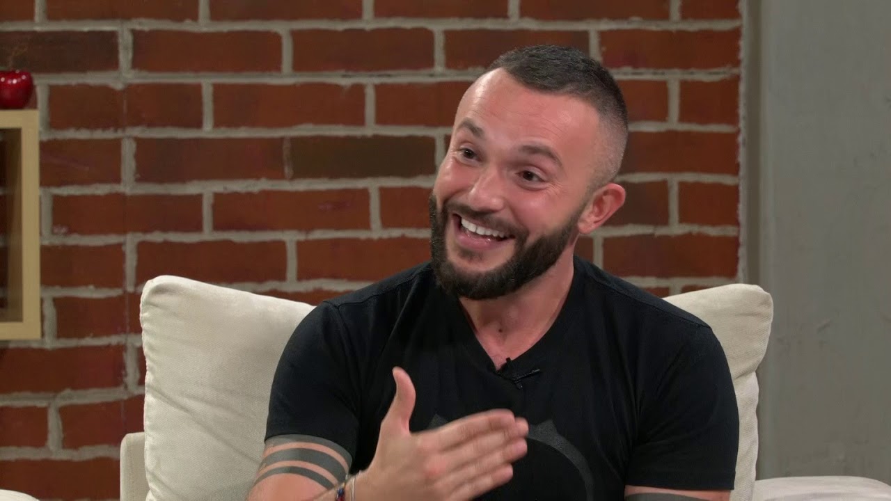 На 16 години ѝ признав на мајка ми дека сум геј: Васил Гарванлиев прозборе за сексуалноста