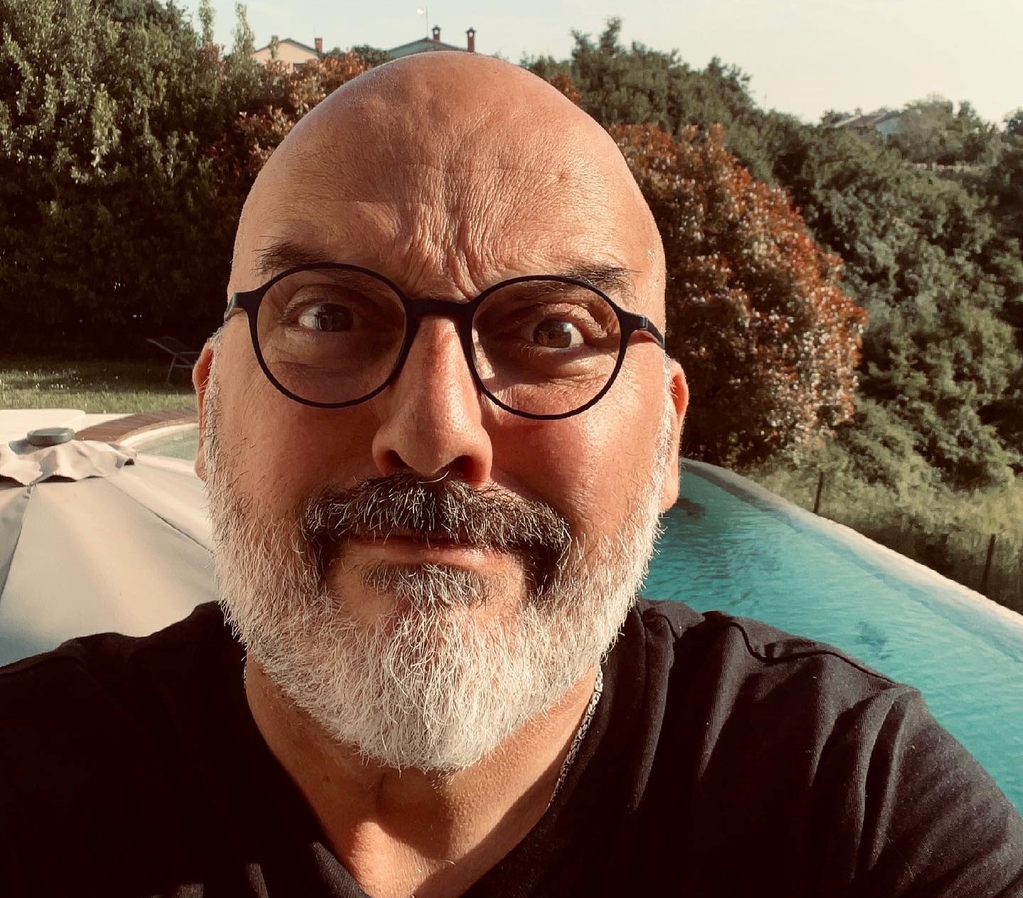 Тони Цетински најави турнеја по една ипол година: Се гледаме во Македонија