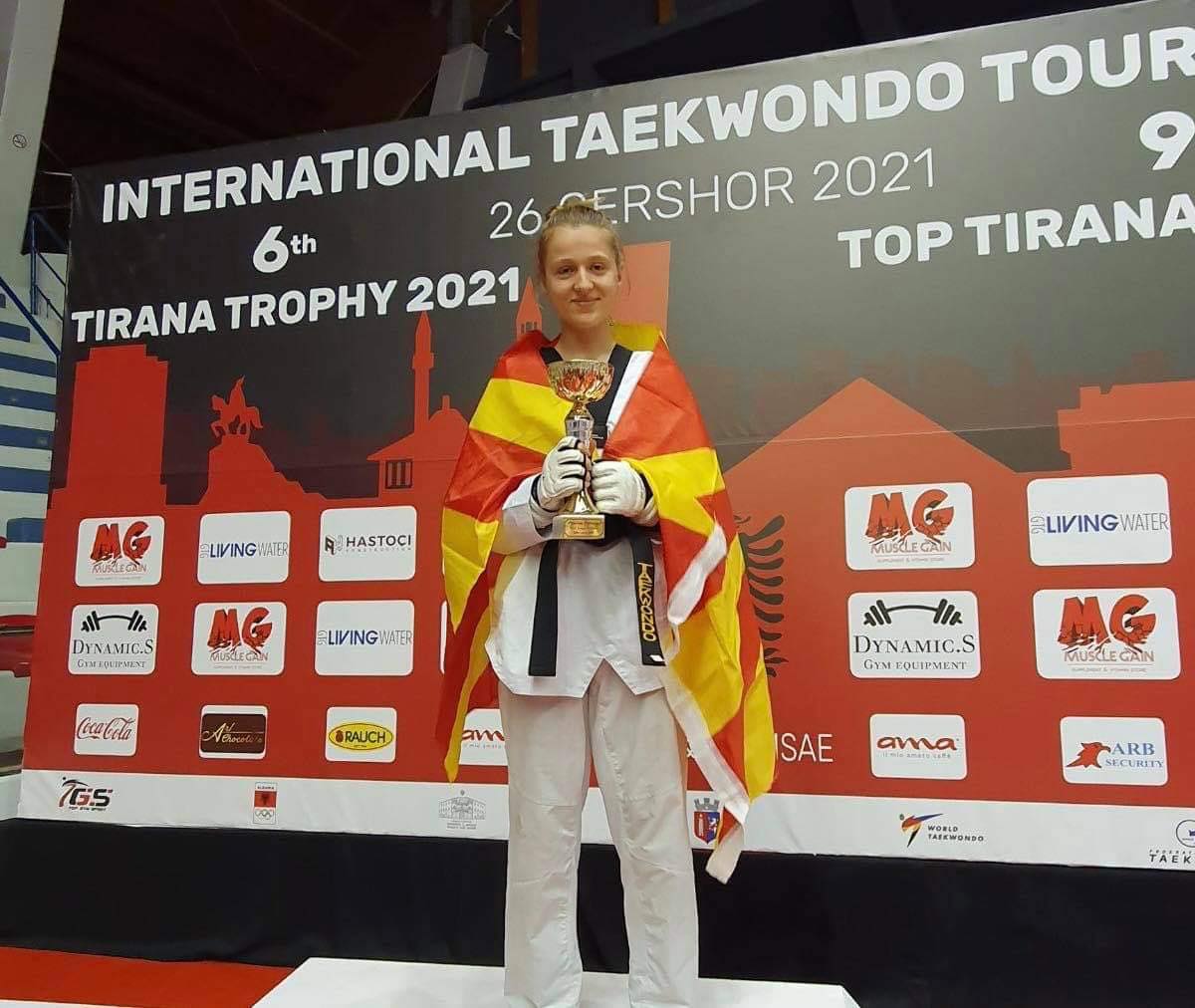 Мила Рељиќ од Скопје е прва сениорка по теквондо на натпреварот во Тирана
