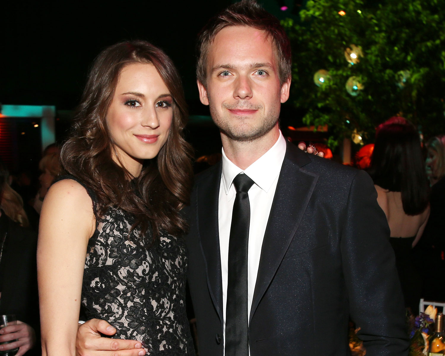 Актерката Тројан Белисарио се породи во автомобил