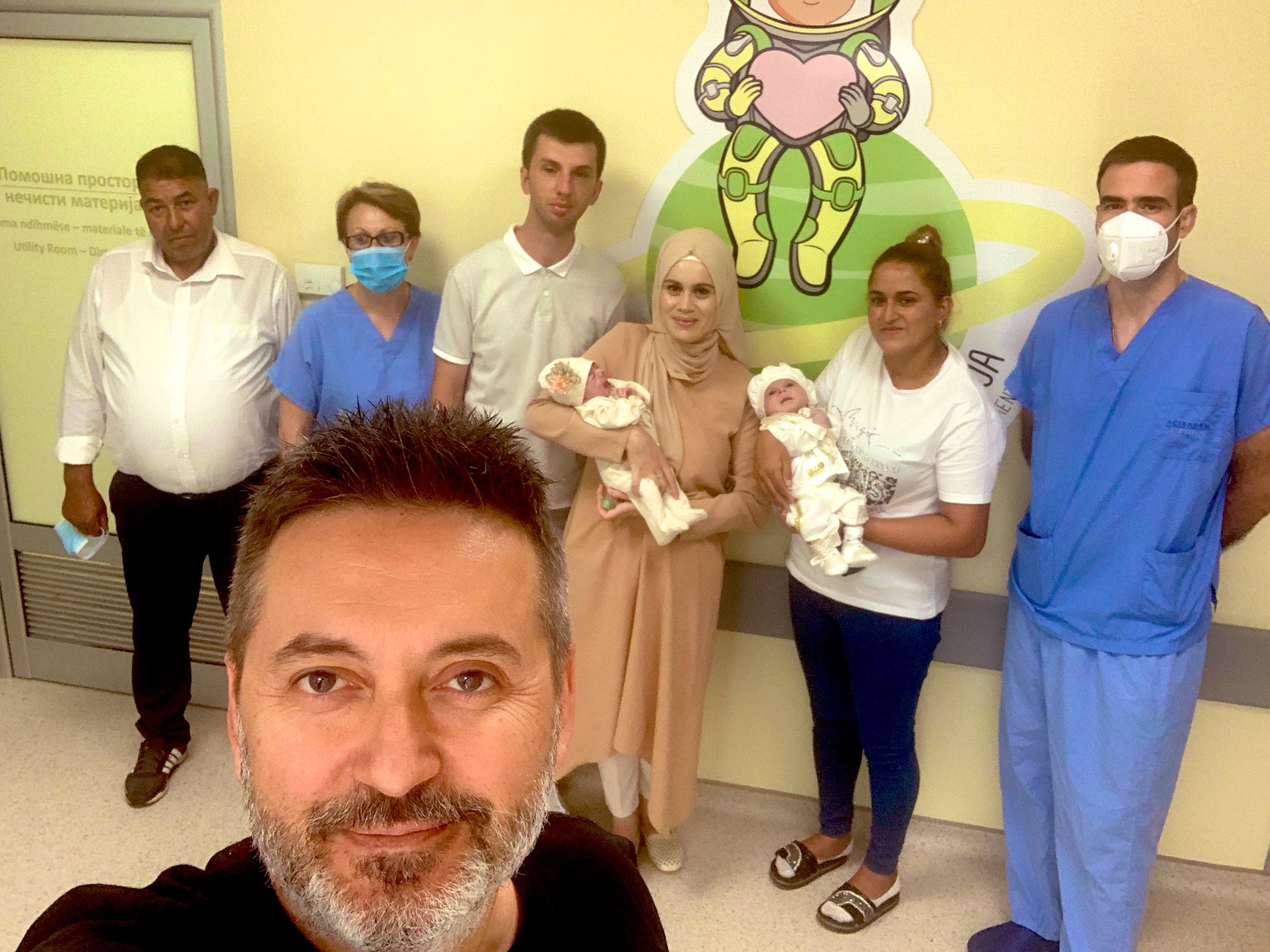 Д-р Чадиковски: По 40 дена неизвесност, двете бебиња родени со најтешки срцеви мани си одат дома