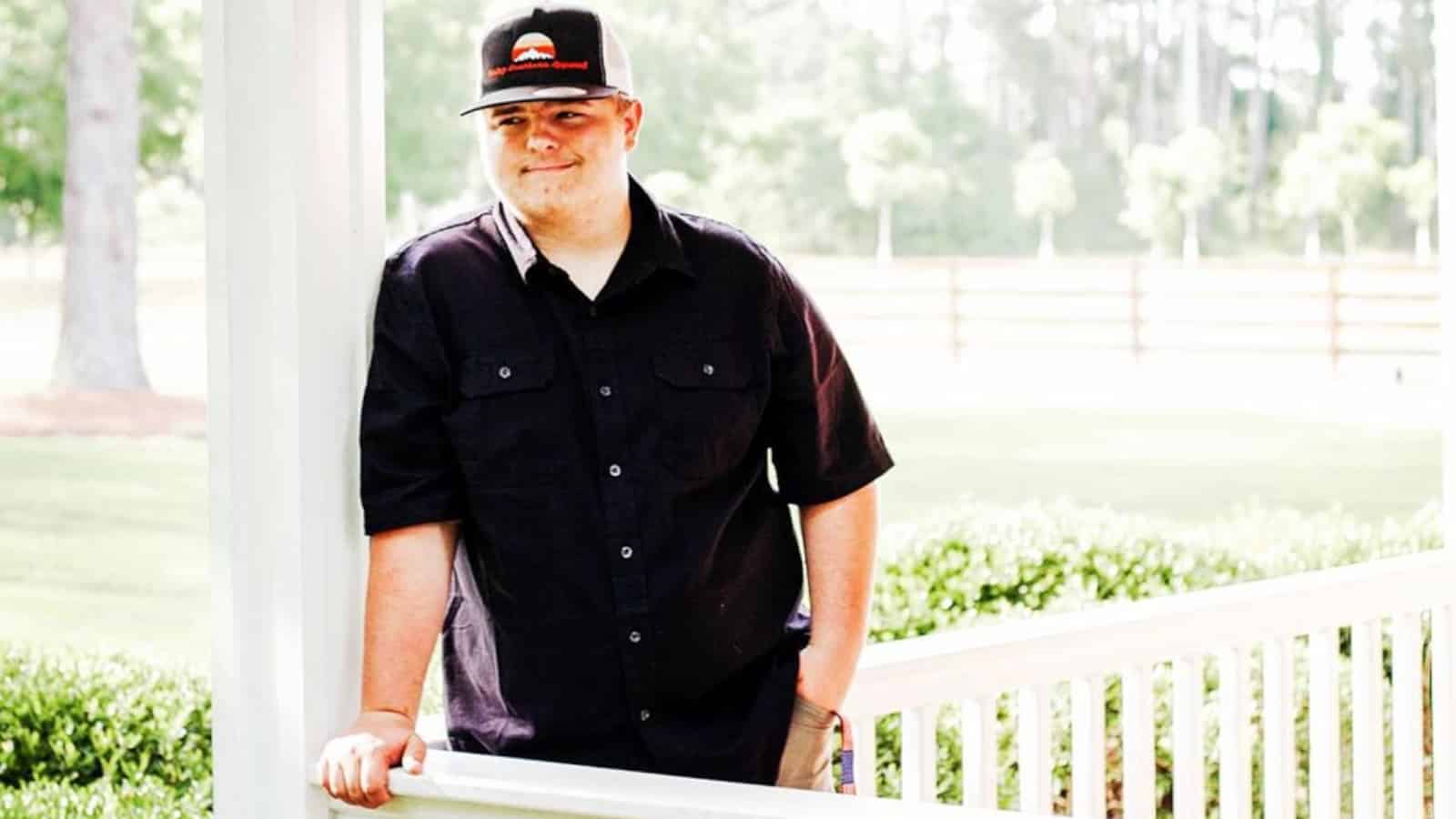 Познатата ТикТок ѕвезда Тимоти Хол, загина додека изведуваше опасна акробација со камион