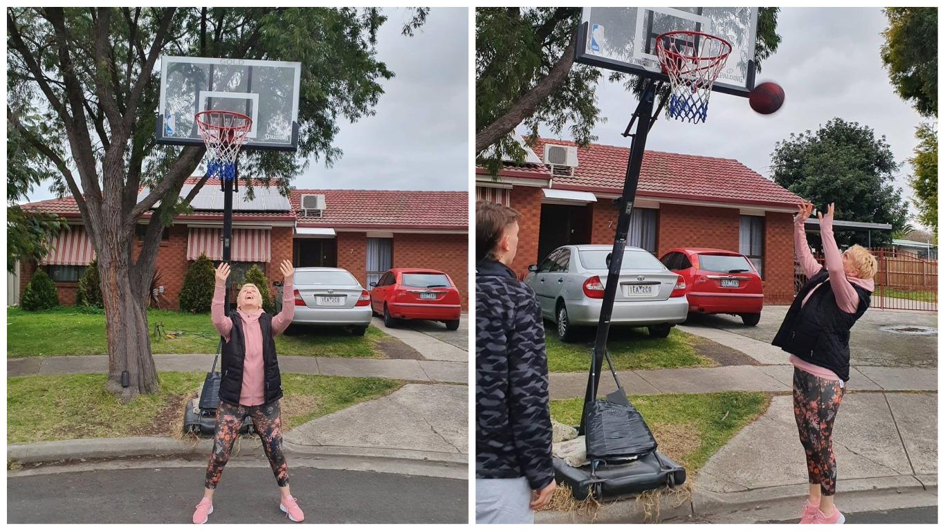 (Видео) Тања Лазаревска ја бива за кошарка: Еден на еден со синот Петар