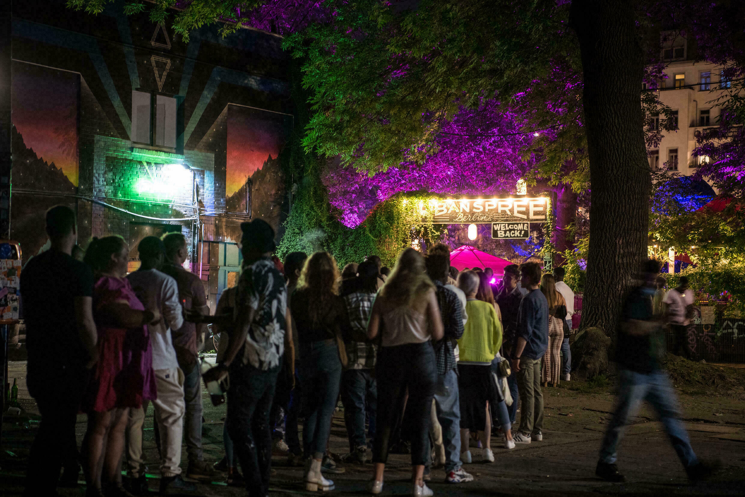 Берлин ги отвора ноќните клубови само за вакцинирани и оздравени од Ковид-19