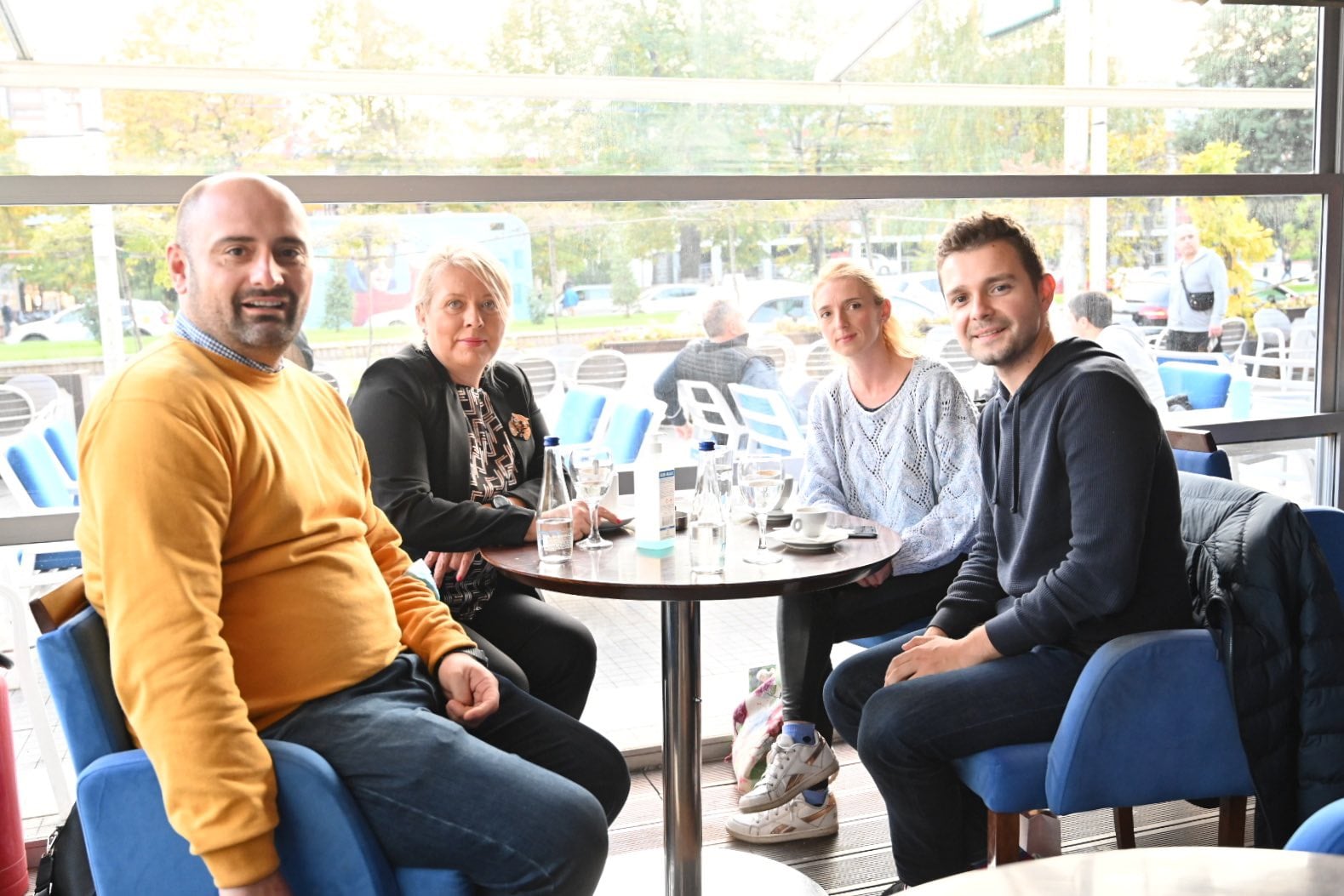 Тимчо и Цанде седнаа на кафе во маало по изборите во Аеродром