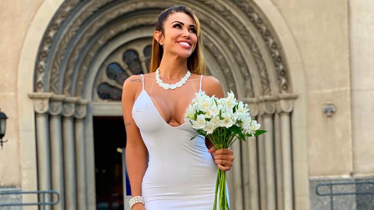 Жената што се омажи за себеси сега се разведува бидејќи запознала некого