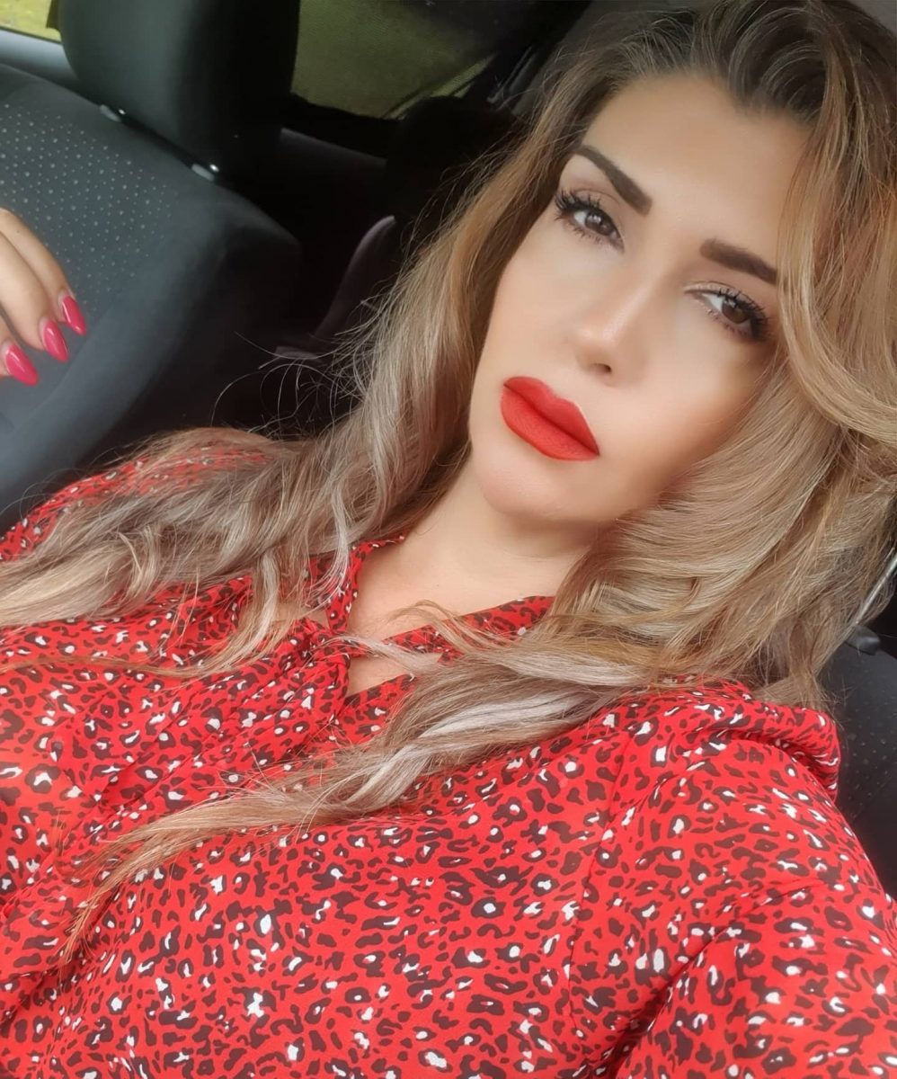 (Фото) Со розе бикини Хелена Роза ја отвори летната сезона во Нов ...