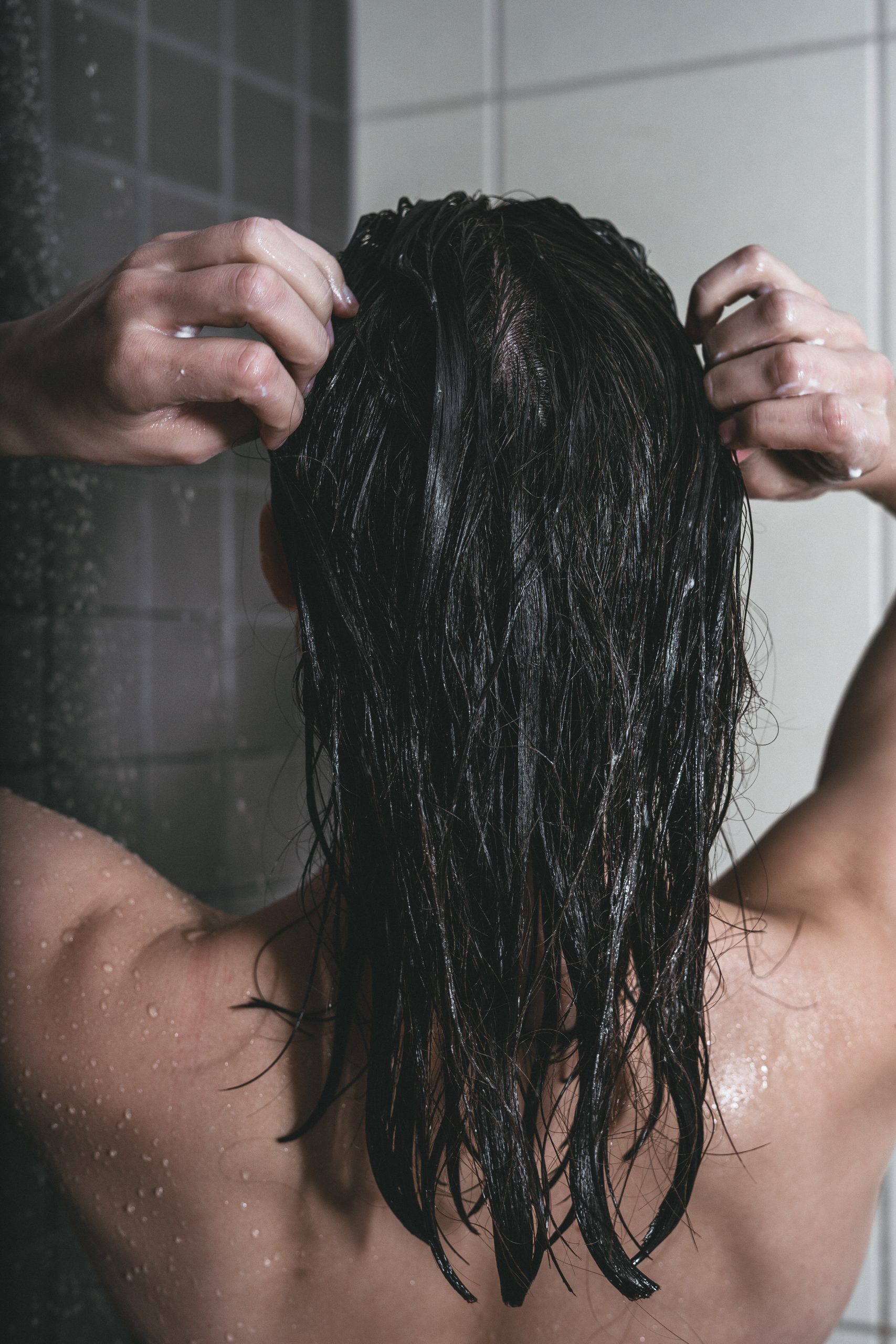 Како правилно да ја користите маската за коса