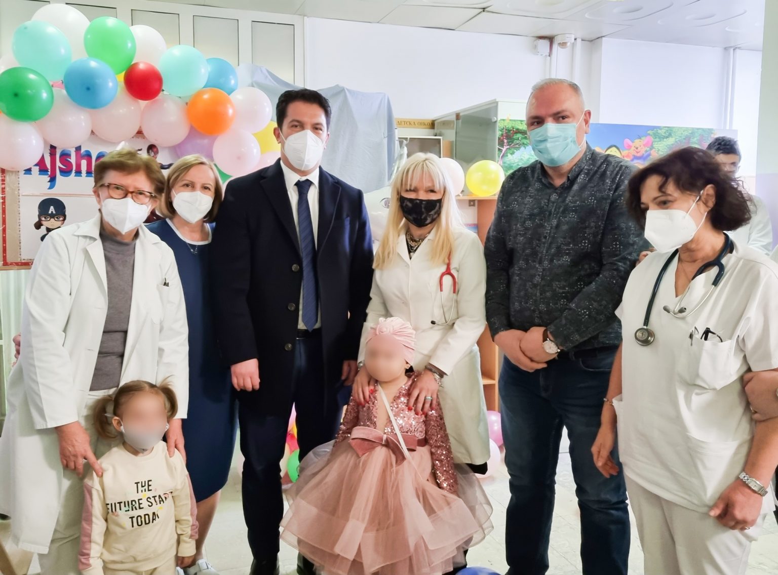 По девет месеци на Детската клиника 4- годишно девојче ја победи акутната леукемија и замина дома