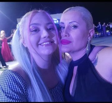 (Фото) Ќерка ми е скромна и многу праведна, Ирена Спасовска го прослави 22. роденден на Тамара