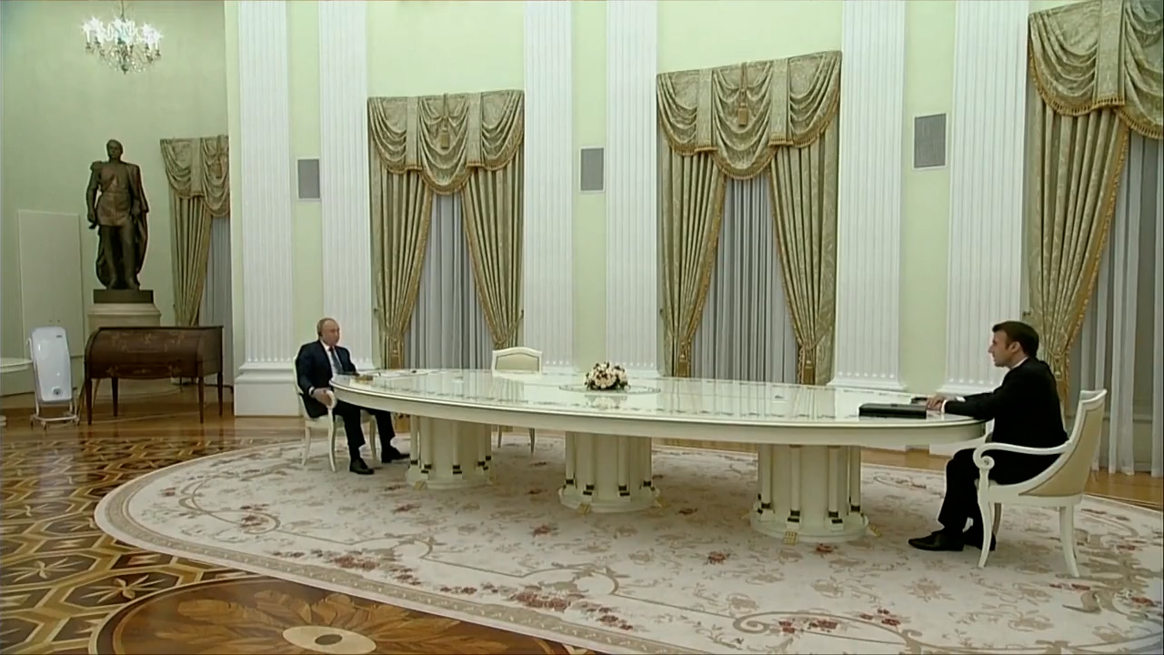 Масата за која повеќе се зборува отколку за луѓето што седеа зад неа ја напрви мала фирма од Италија