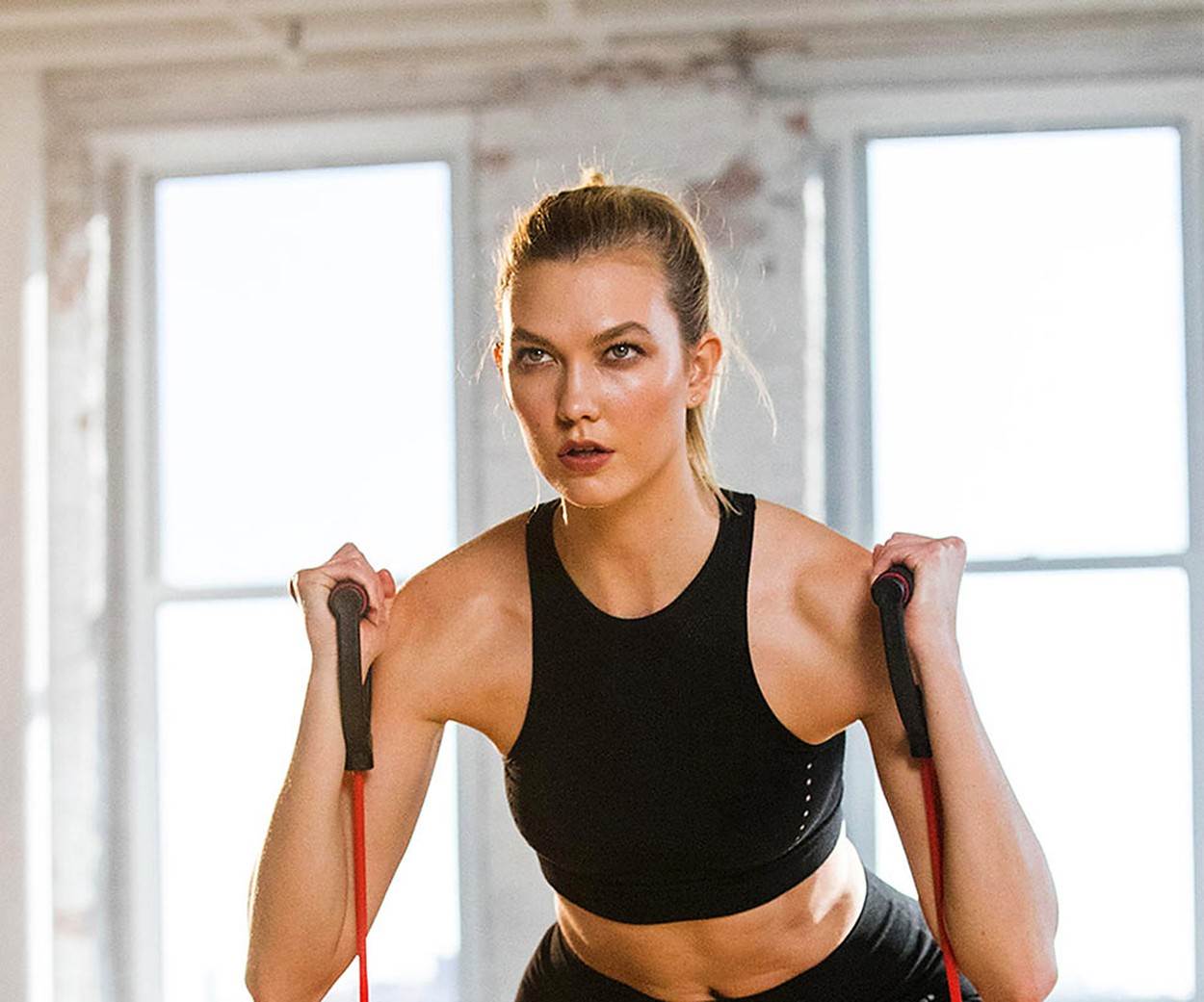 (Видео) Вежби за рамен и цврст стомак