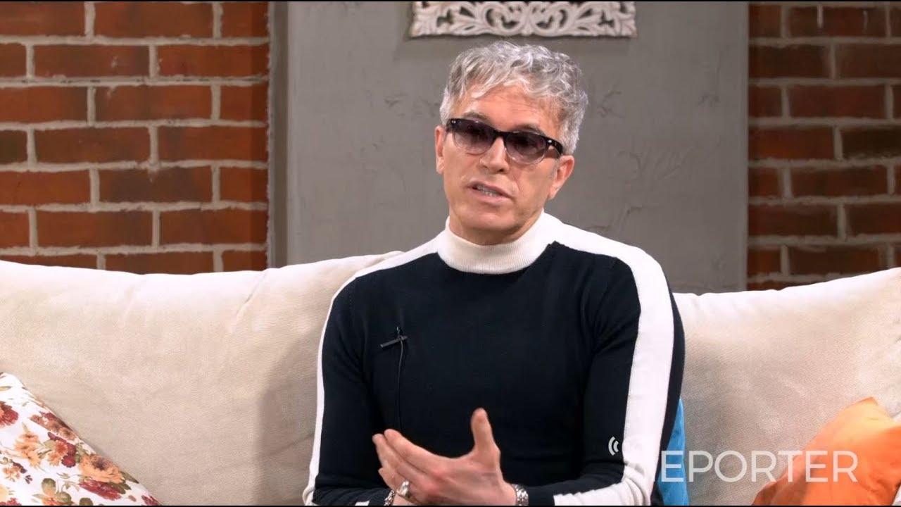 (Видео) Ненормален и од љубов разболен: Владо Јаневски ја промовираше новата песна