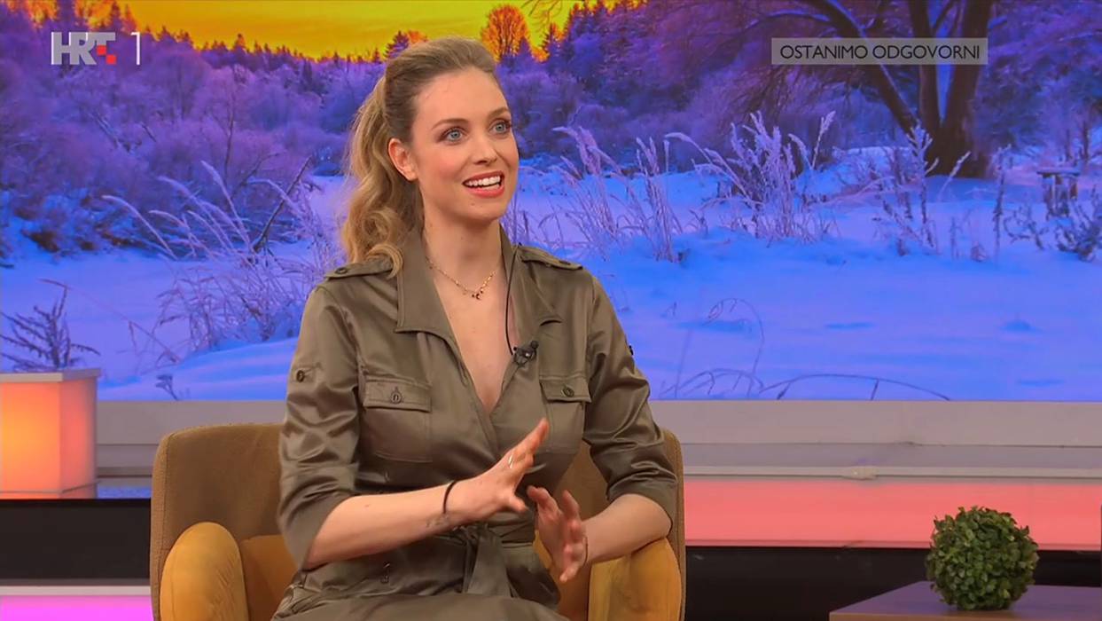 Се надевам дека ќе можам да излезам од дома без луѓето веднаш да ги вадат мобилните: Хана Хуљиќ за славата што ја стекна за кратко време