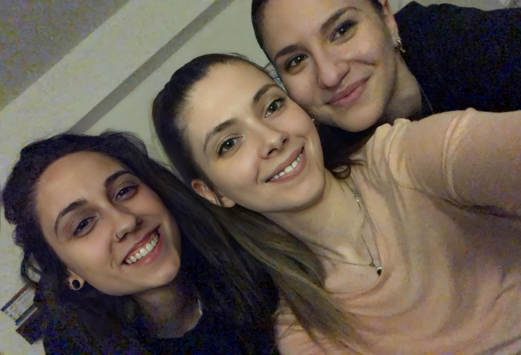 (Видео) Андреа ги претстави придружните вокали за Евросонг