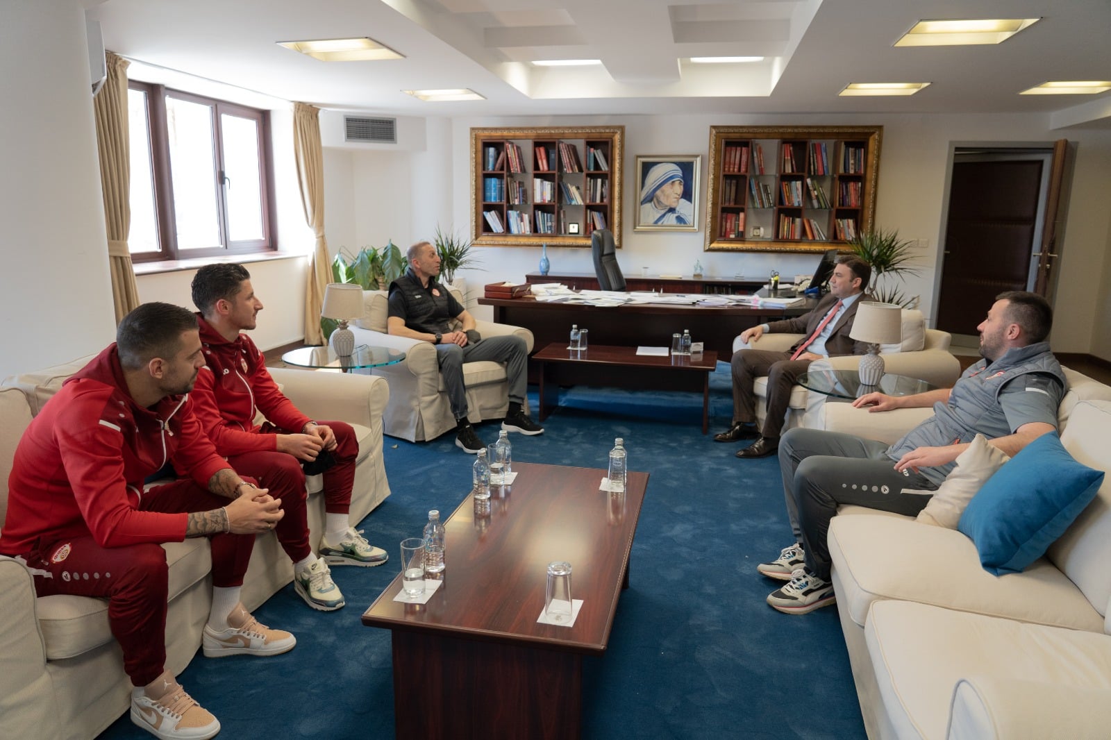 Трајковски, Барди и селекторот Милевски добија дипломатски пасоши