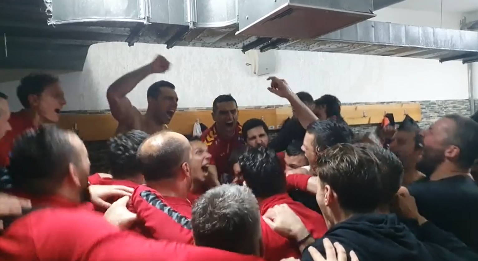 (Видео) Со песни од „Меморија“ ракометарите го славеа пласманот на Светско